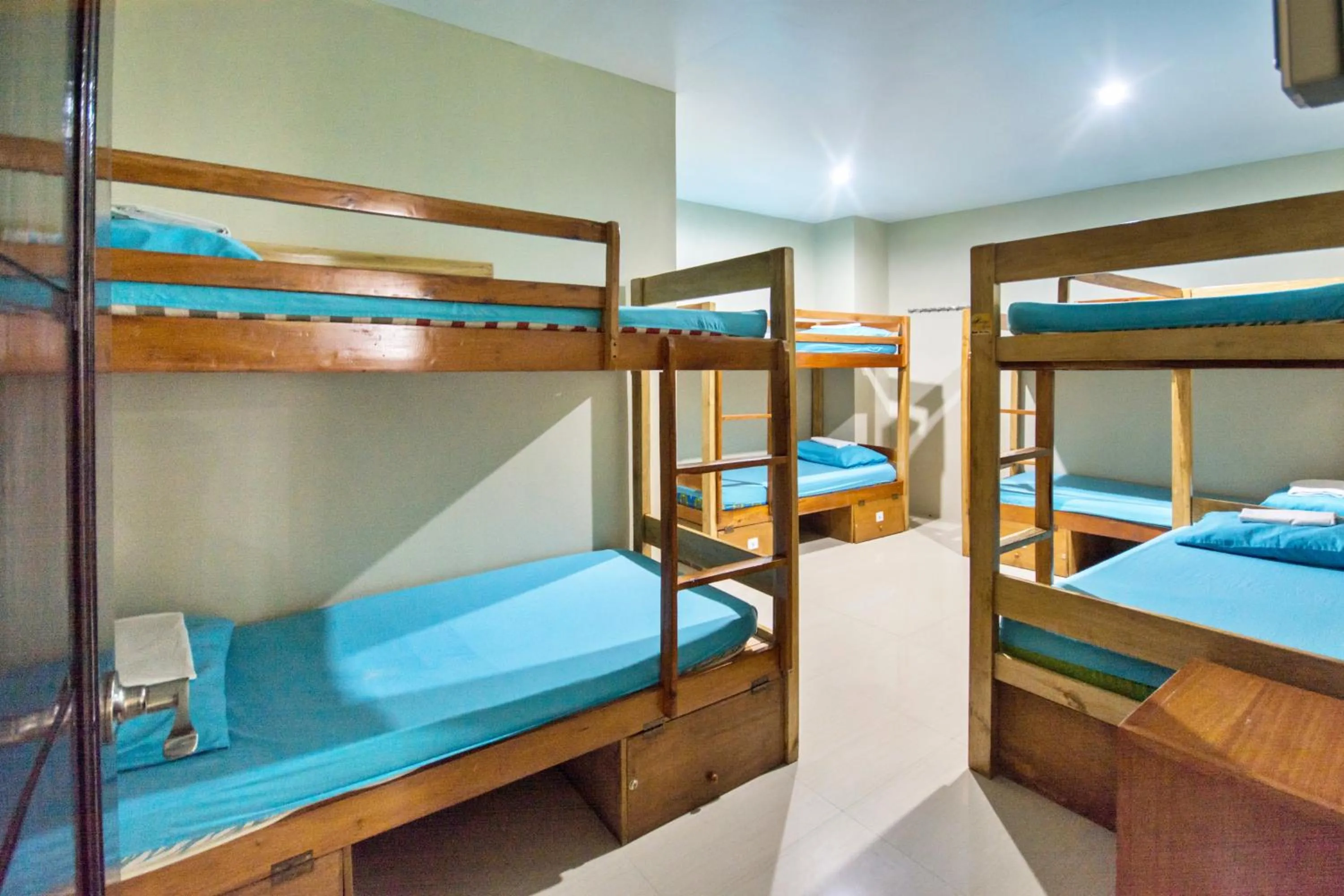 bunk bed, Bed in Boracay Backpackers