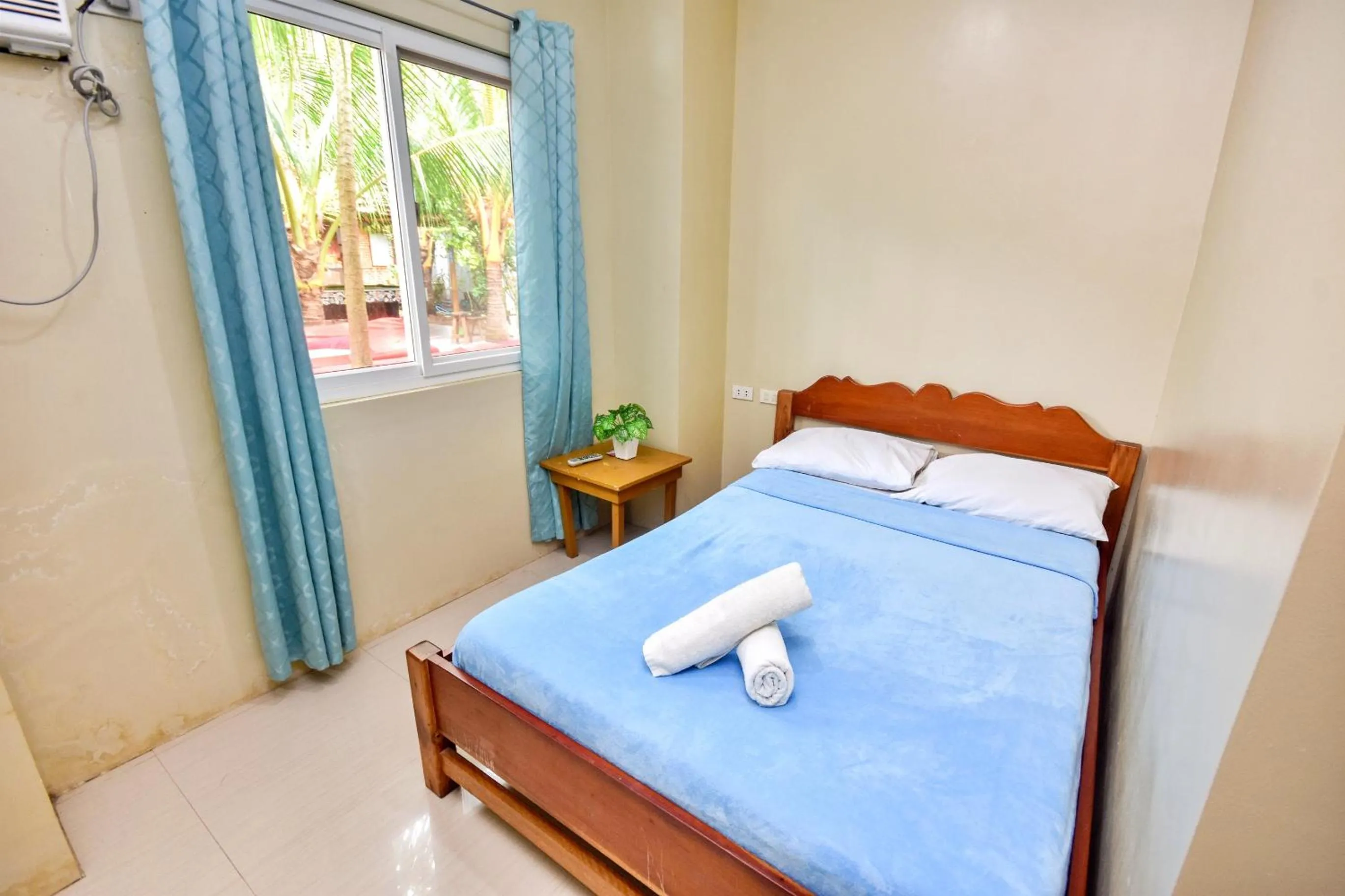 Bed in Boracay Backpackers