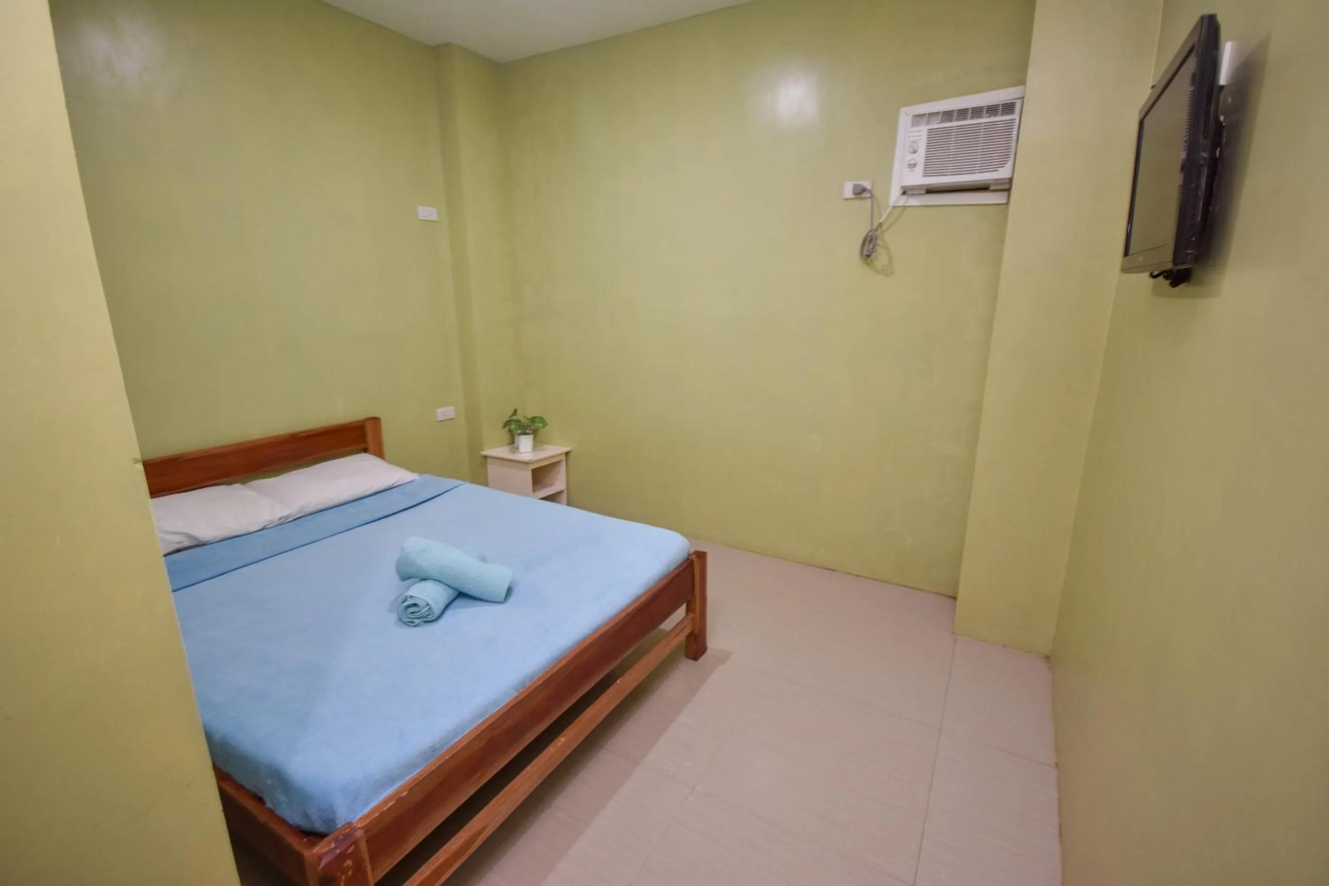 Bed in Boracay Backpackers