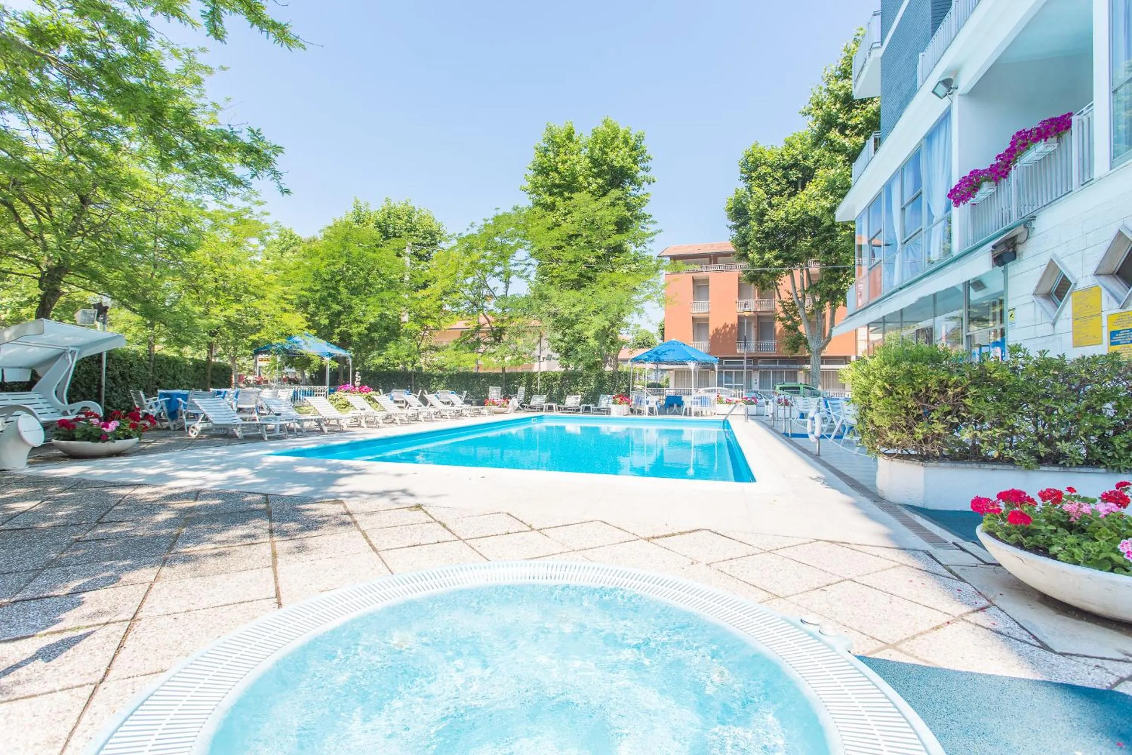 Swimming pool in Hotel Gioiello