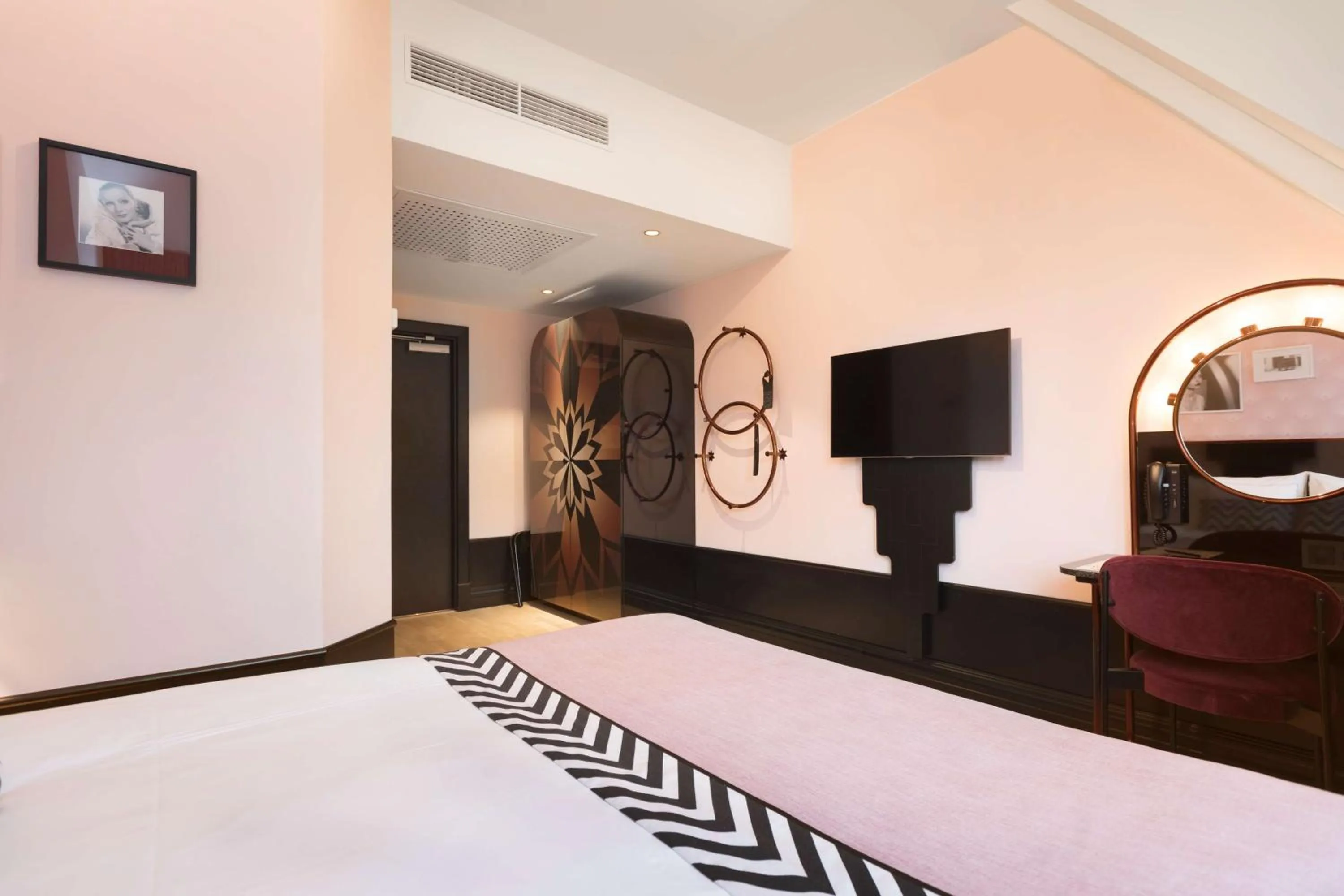 Bedroom, Bed in Haymarket by Scandic