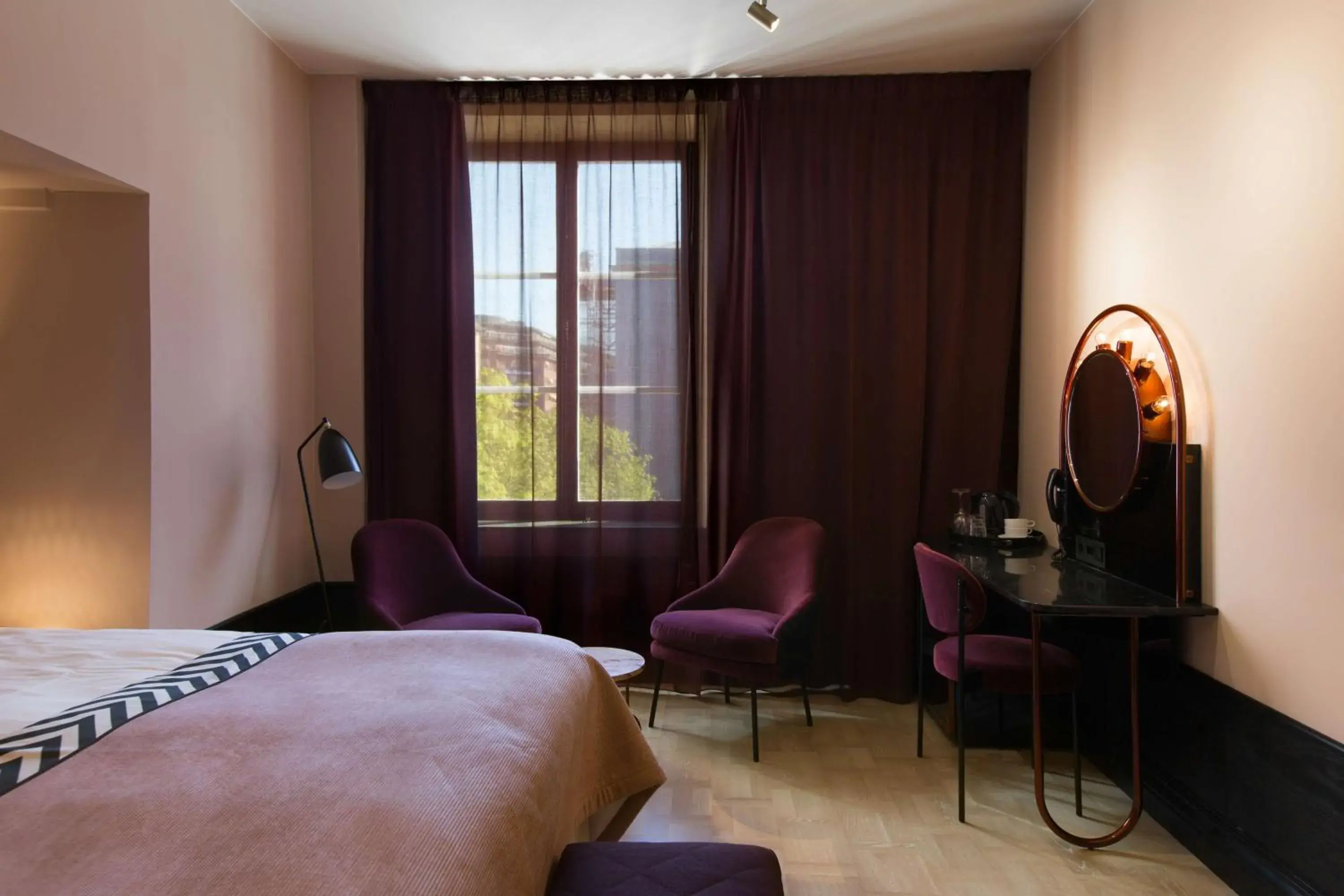 Large Superior Queen Room in Haymarket by Scandic Large Superior Queen Room in Haymarket by Scandic