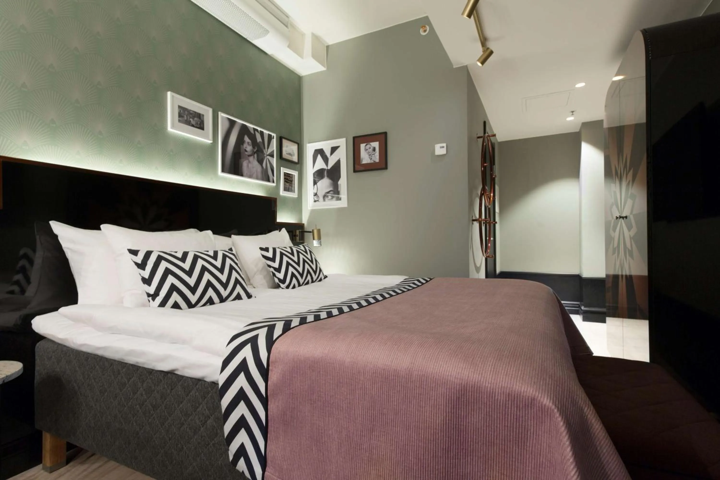 Bedroom, Bed in Haymarket by Scandic