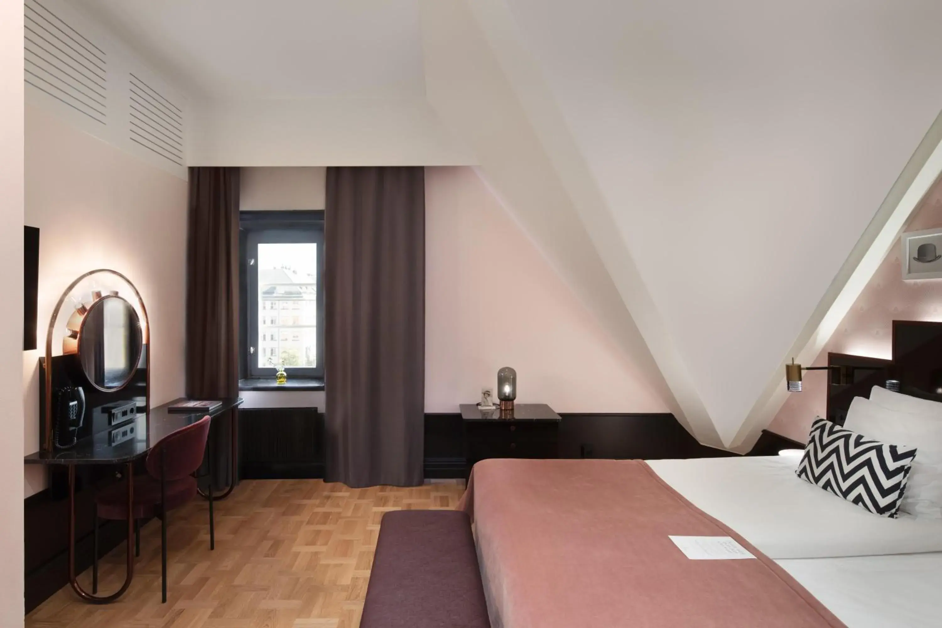 Master King Suite in Haymarket by Scandic Master King Suite in Haymarket by Scandic