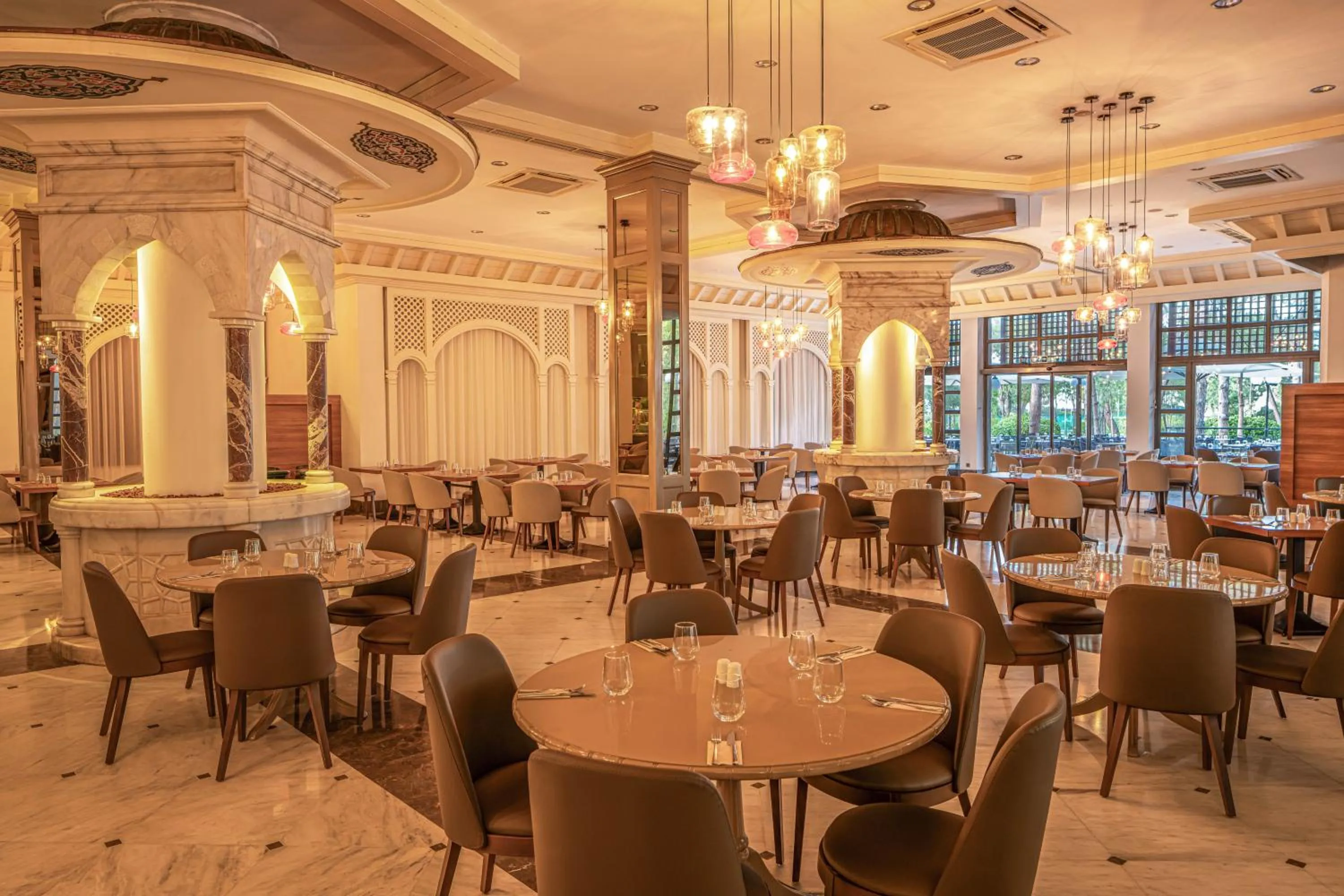 Restaurant/places to eat in Balmy Foresta