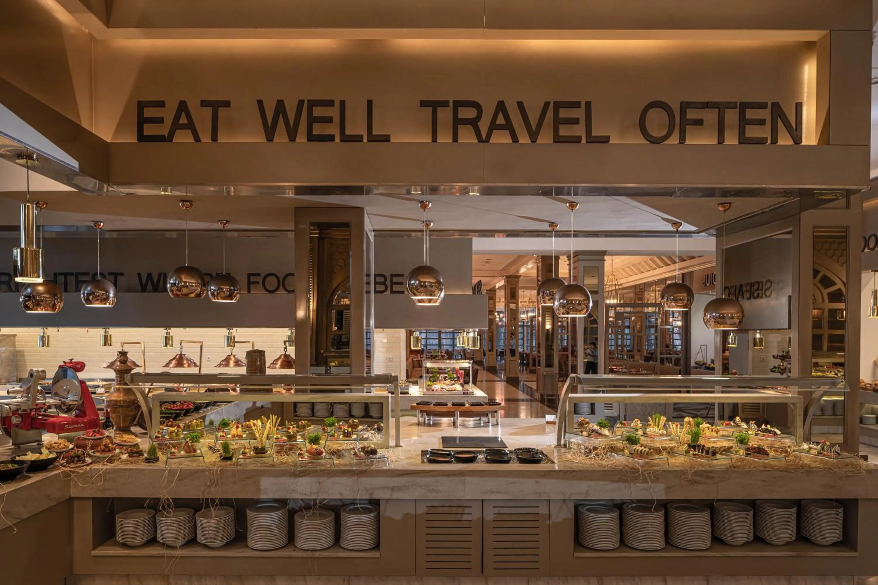 Restaurant/places to eat in Balmy Foresta