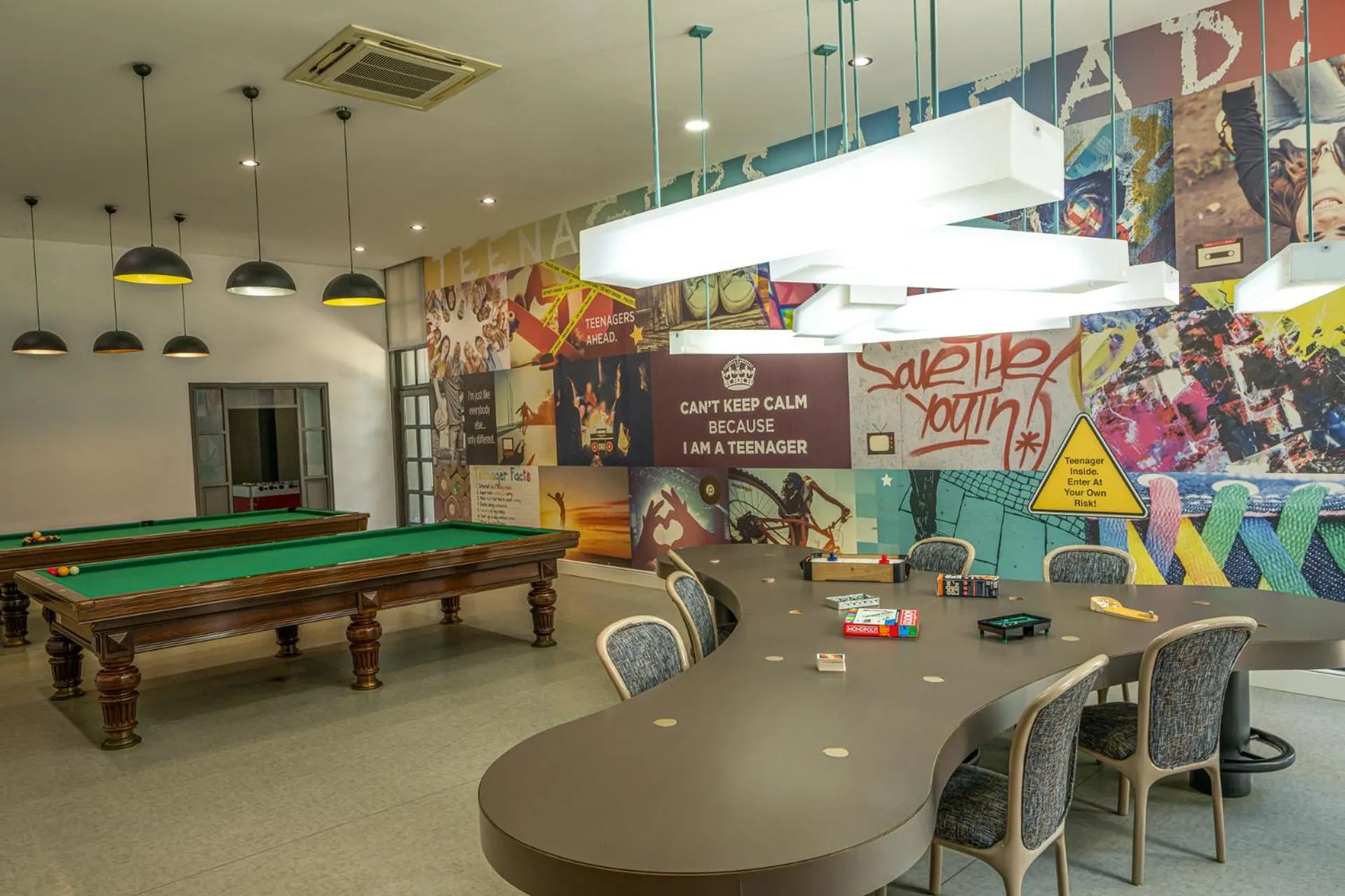 Billiard in Balmy Foresta