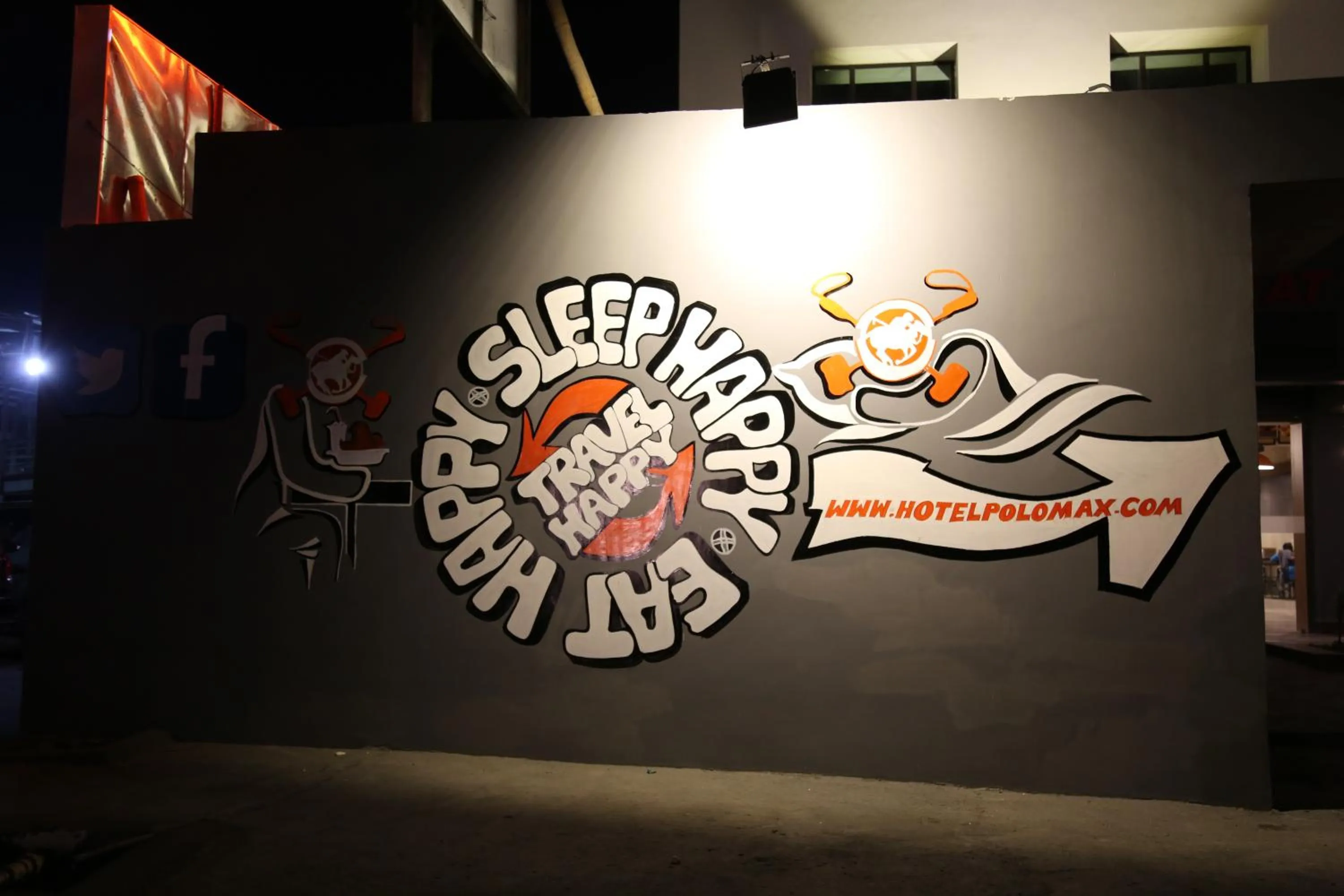 Restaurant/places to eat in Max Hotels Jabalpur