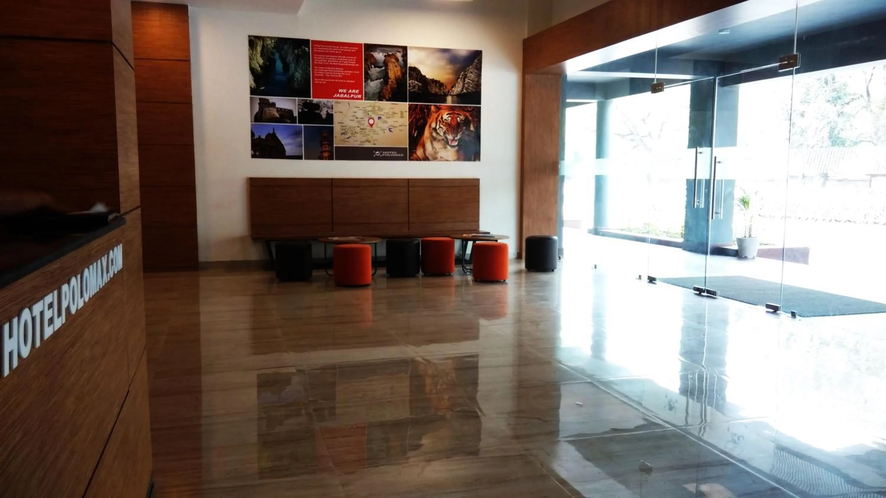 Lobby or reception in Max Hotels Jabalpur