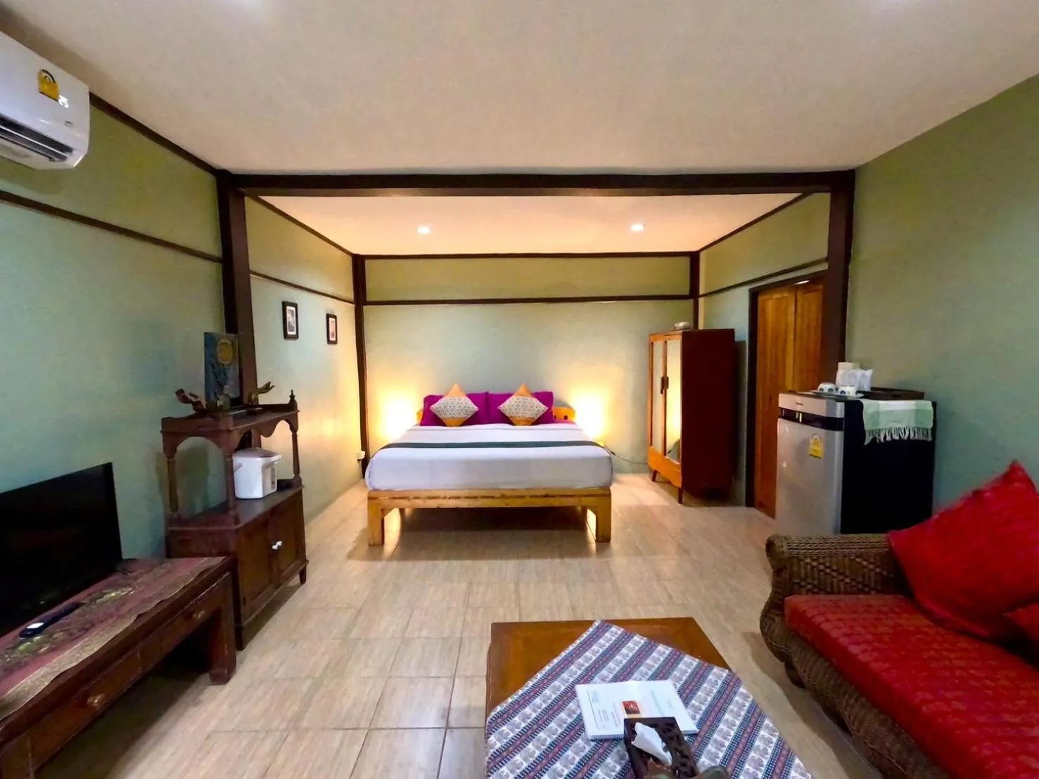 Bed in Joy's House & Tour