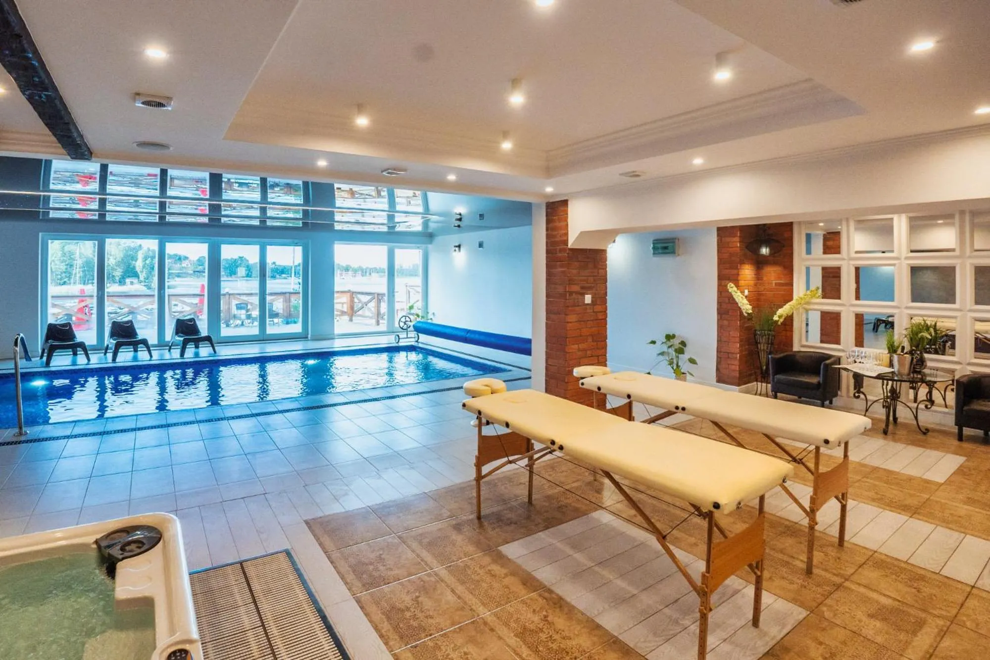 Swimming pool in Hotel Tajty