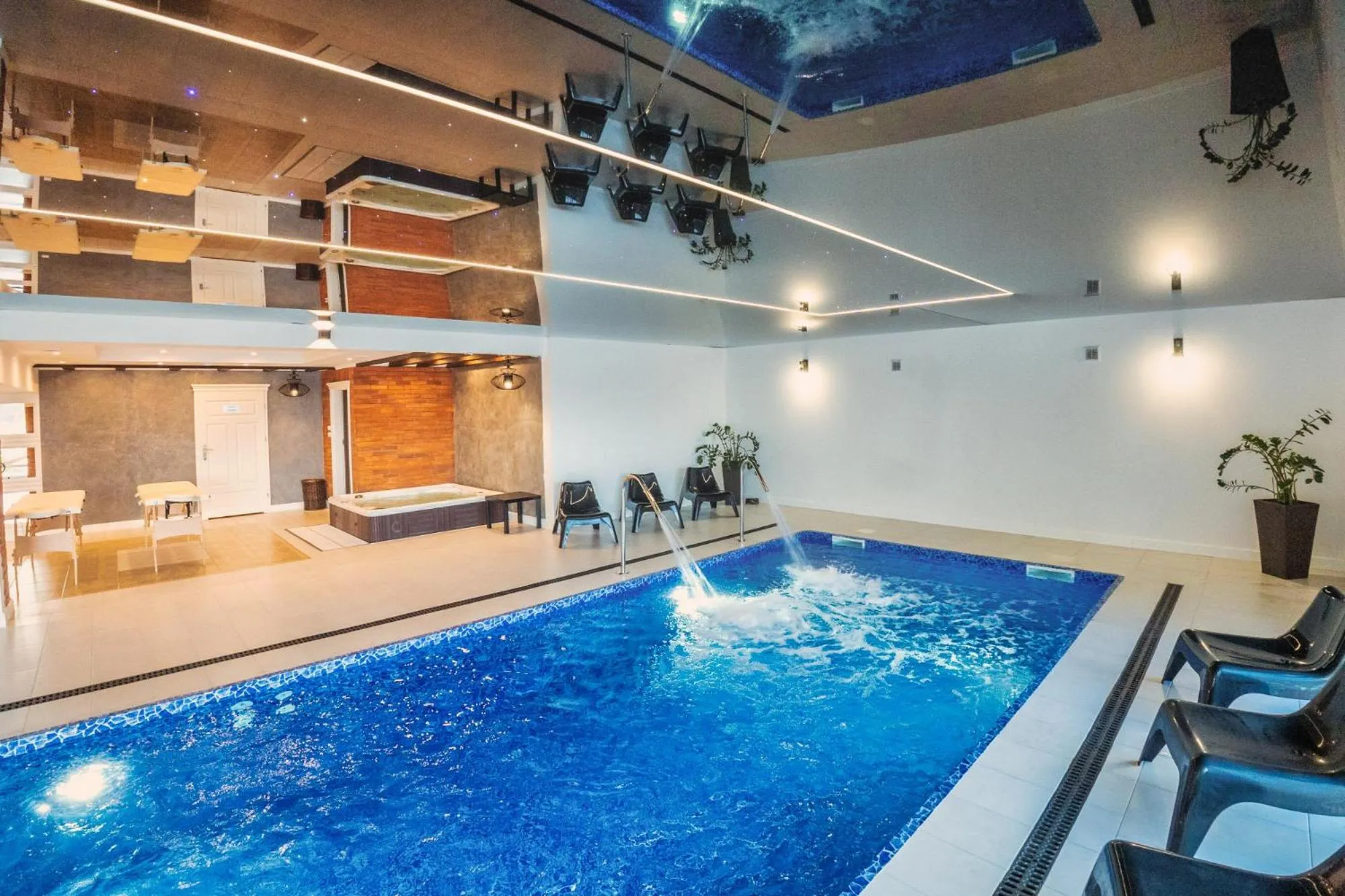 Swimming pool in Hotel Tajty