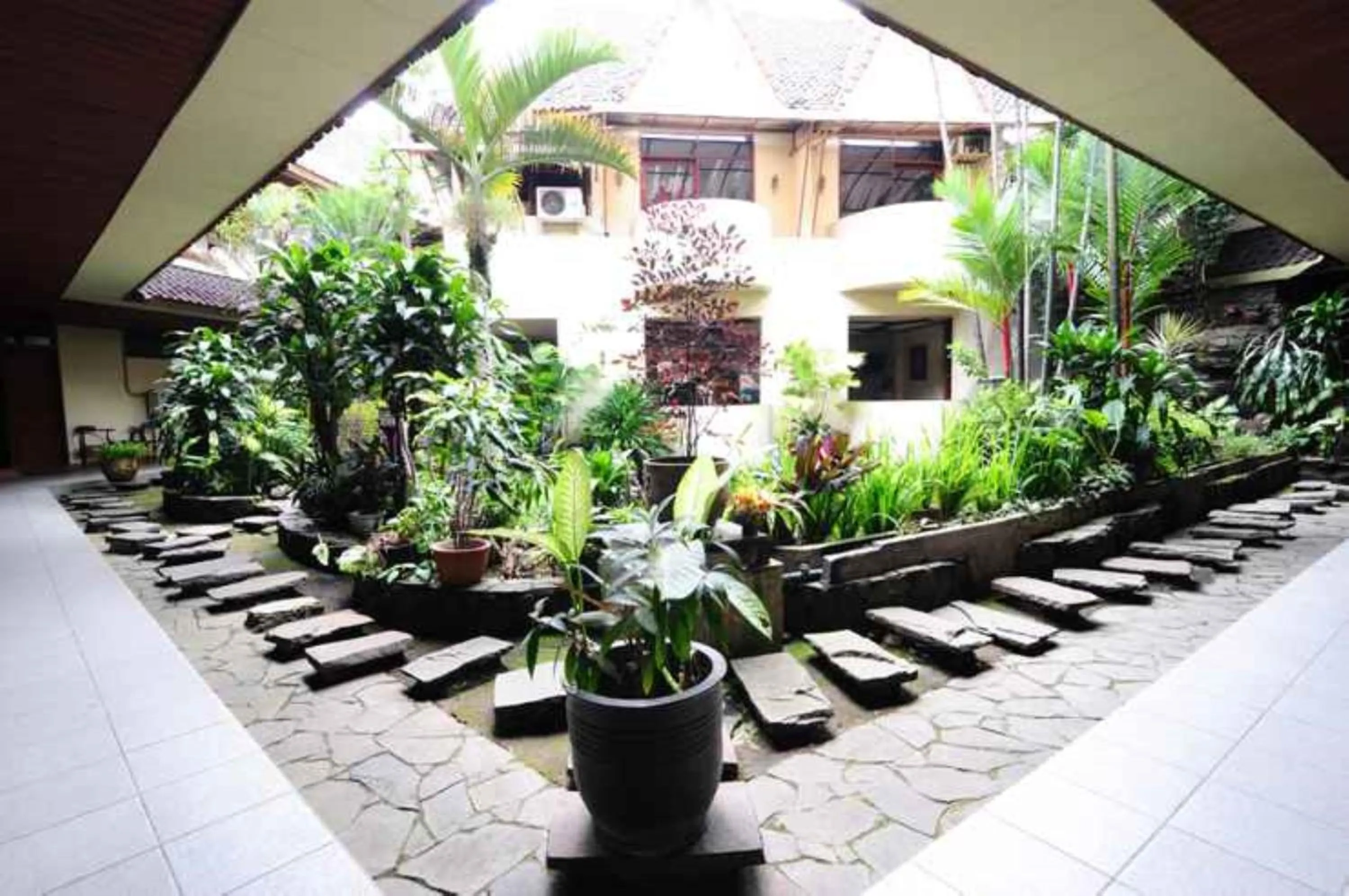 Facade/entrance in De'Qur Hotel Bandung