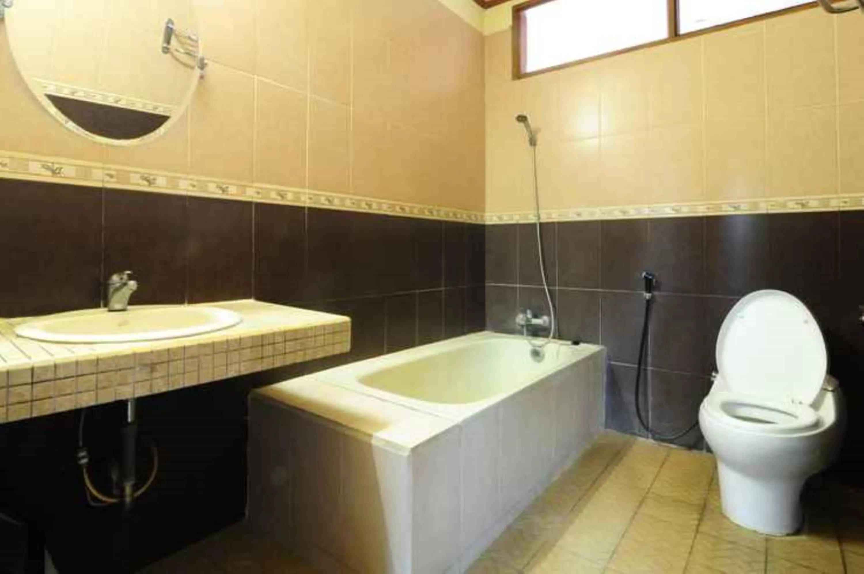 Bathroom in De'Qur Hotel Bandung