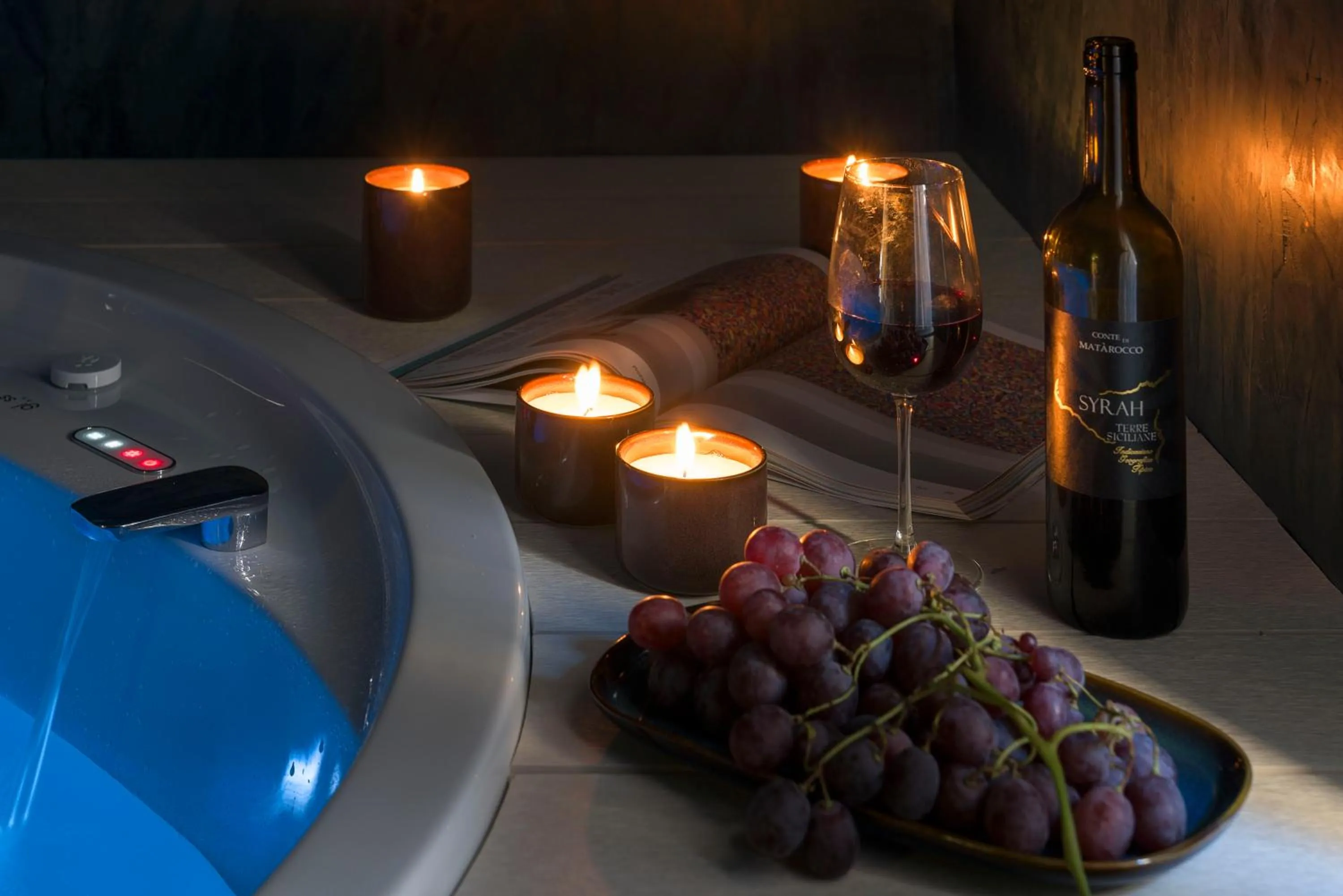 Hot Tub in Duomo Suites & Spa