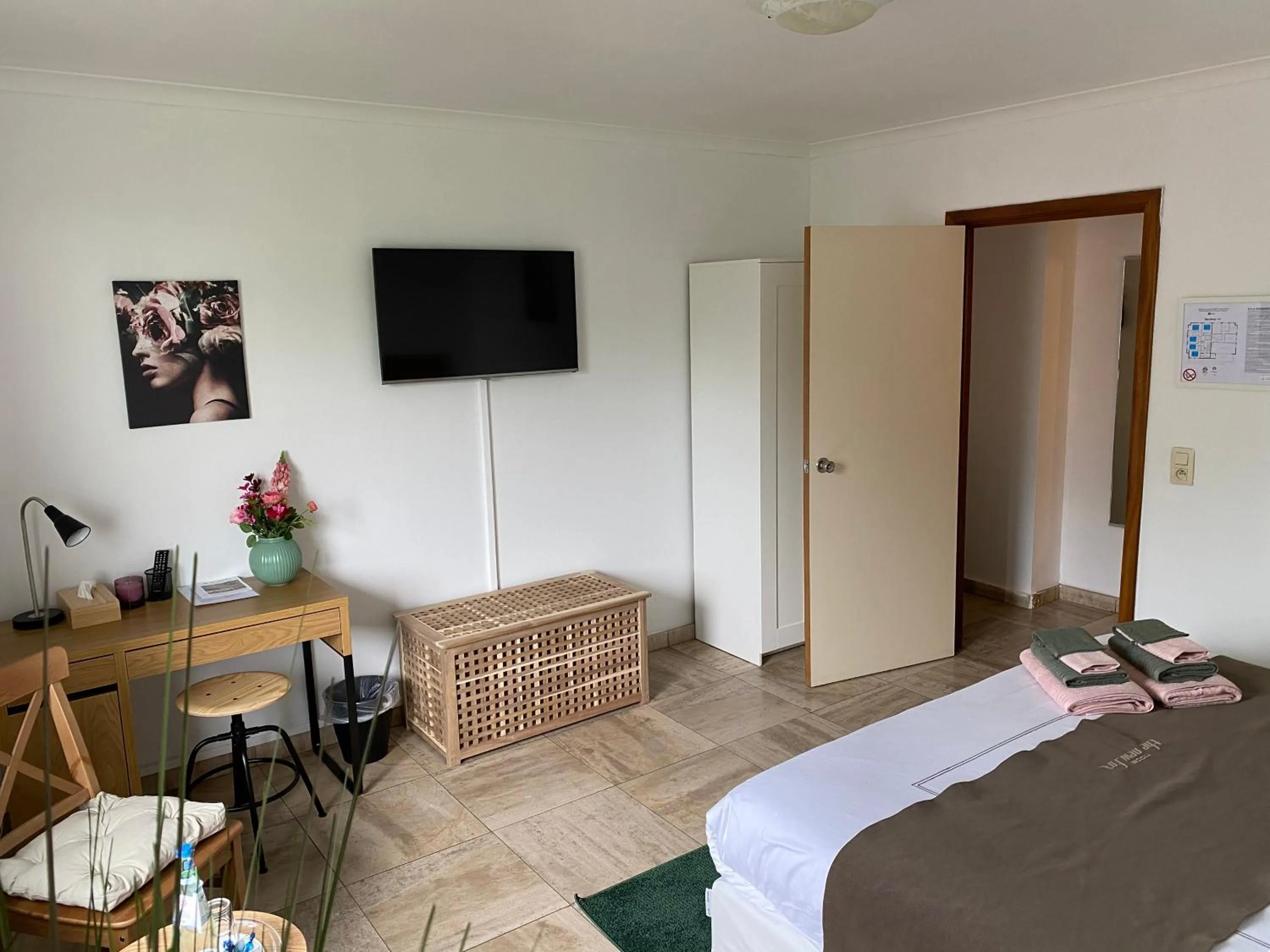 TV and multimedia, Bed in Hotel The New Fox