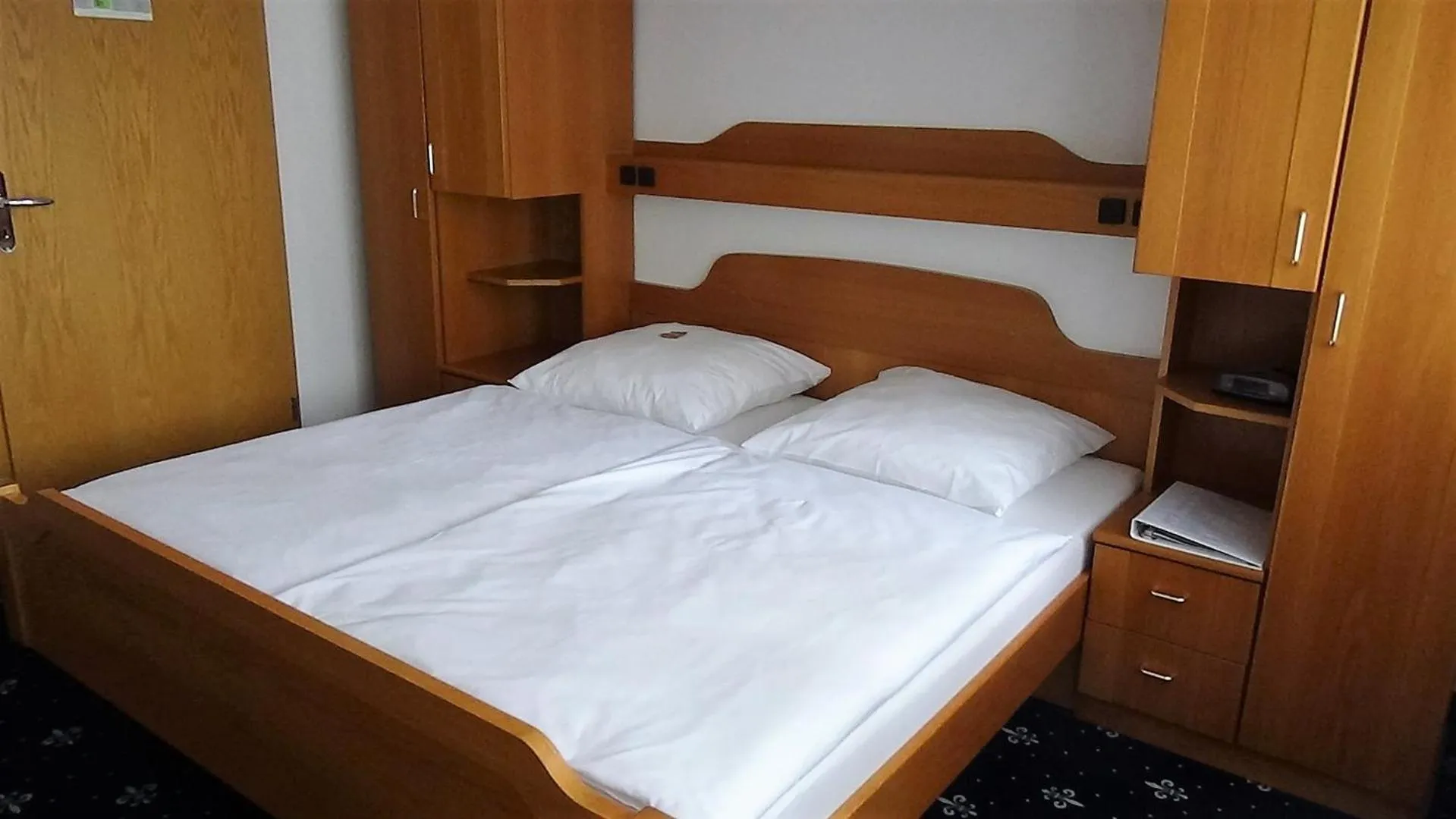 Bed in Hotel Zur Traube