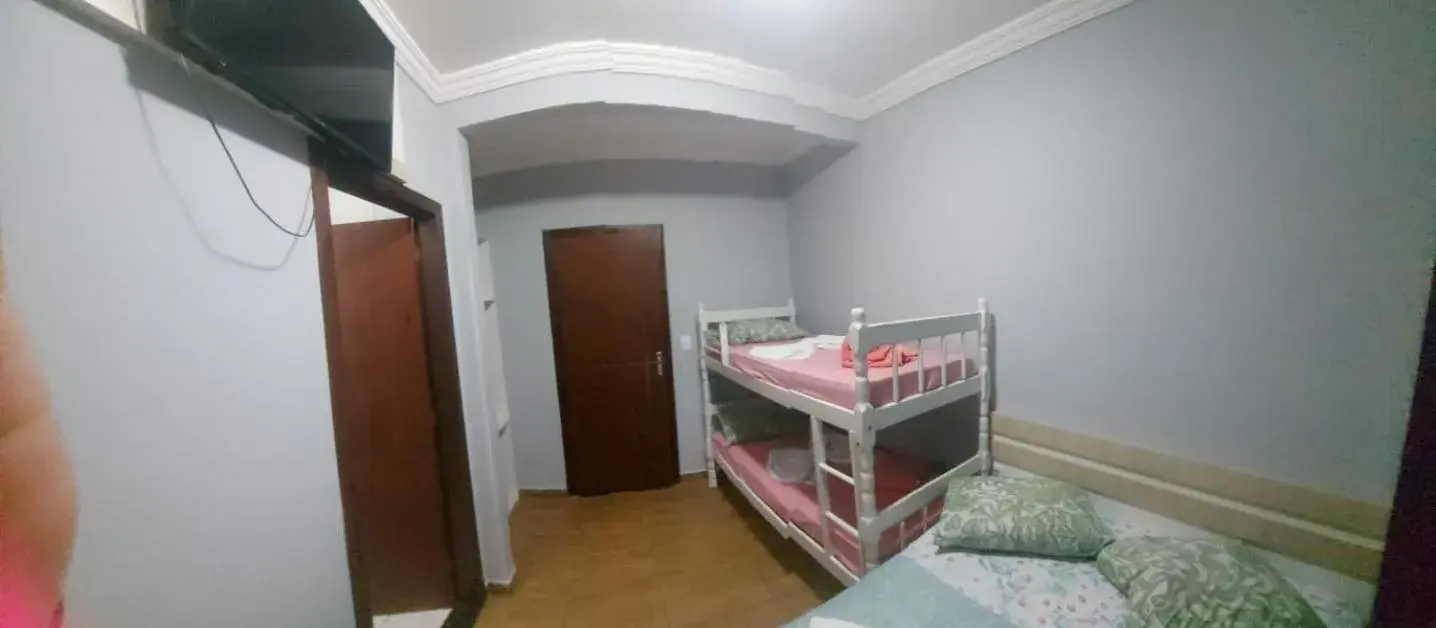 Standard Quadruple Room in Pousada Ilha do Itacolomi Com Piscina 2km do Beto Carrero Standard Quadruple Room in Pousada Ilha do Itacolomi Com Piscina 2km do Beto Carrero