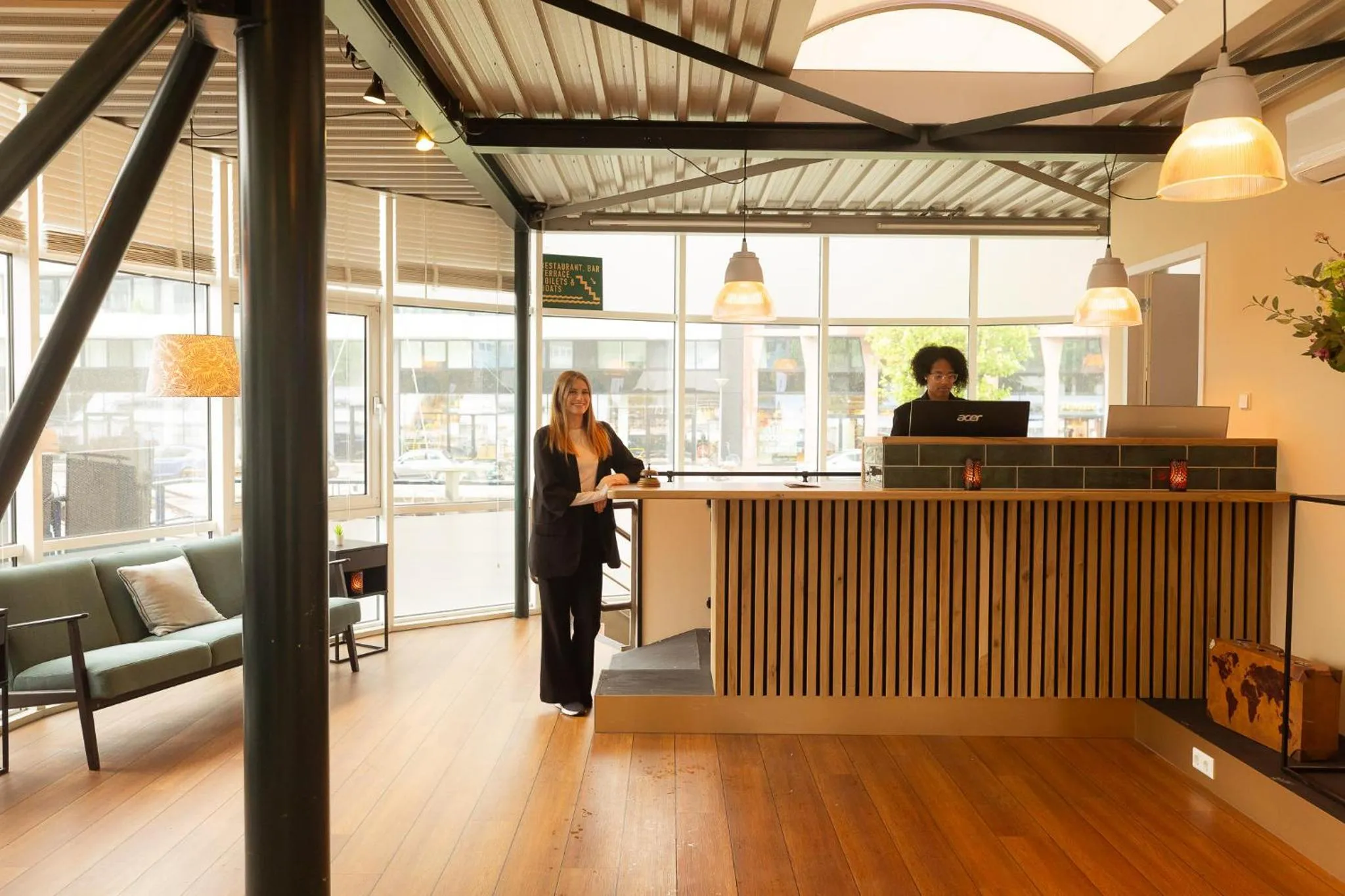 Staff in FLOATS by H2OTEL Rotterdam