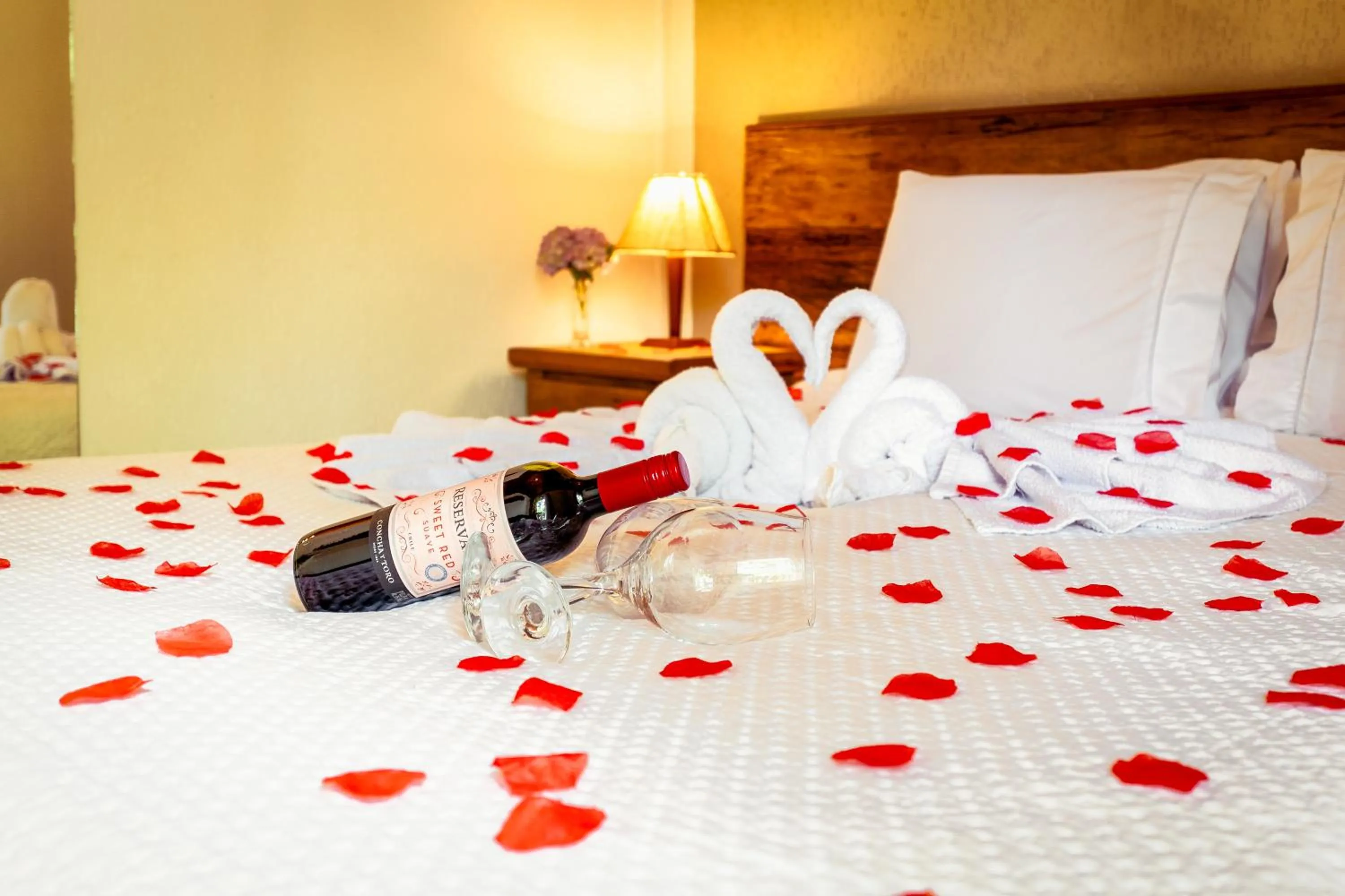 Decorative detail, Bed in VELINN Pousada Vila Floratta