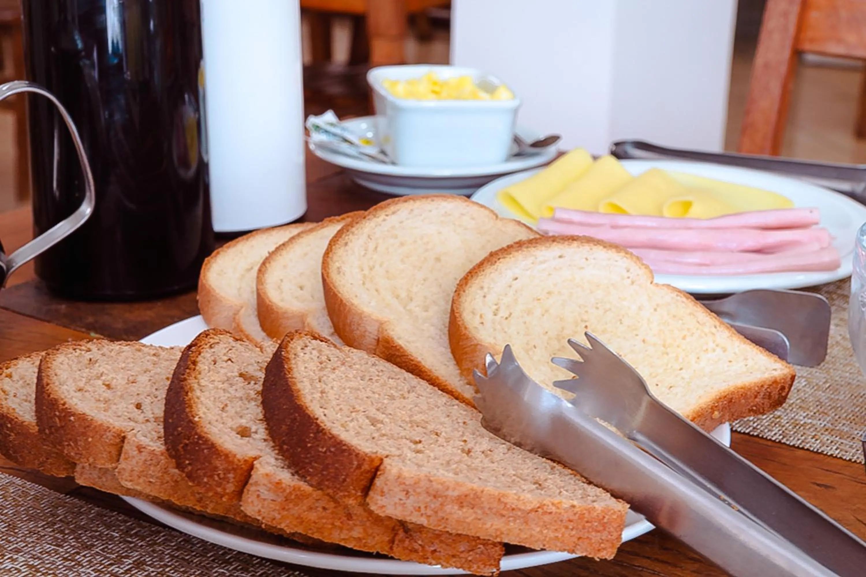 Food and drinks in VELINN Pousada Vila Floratta