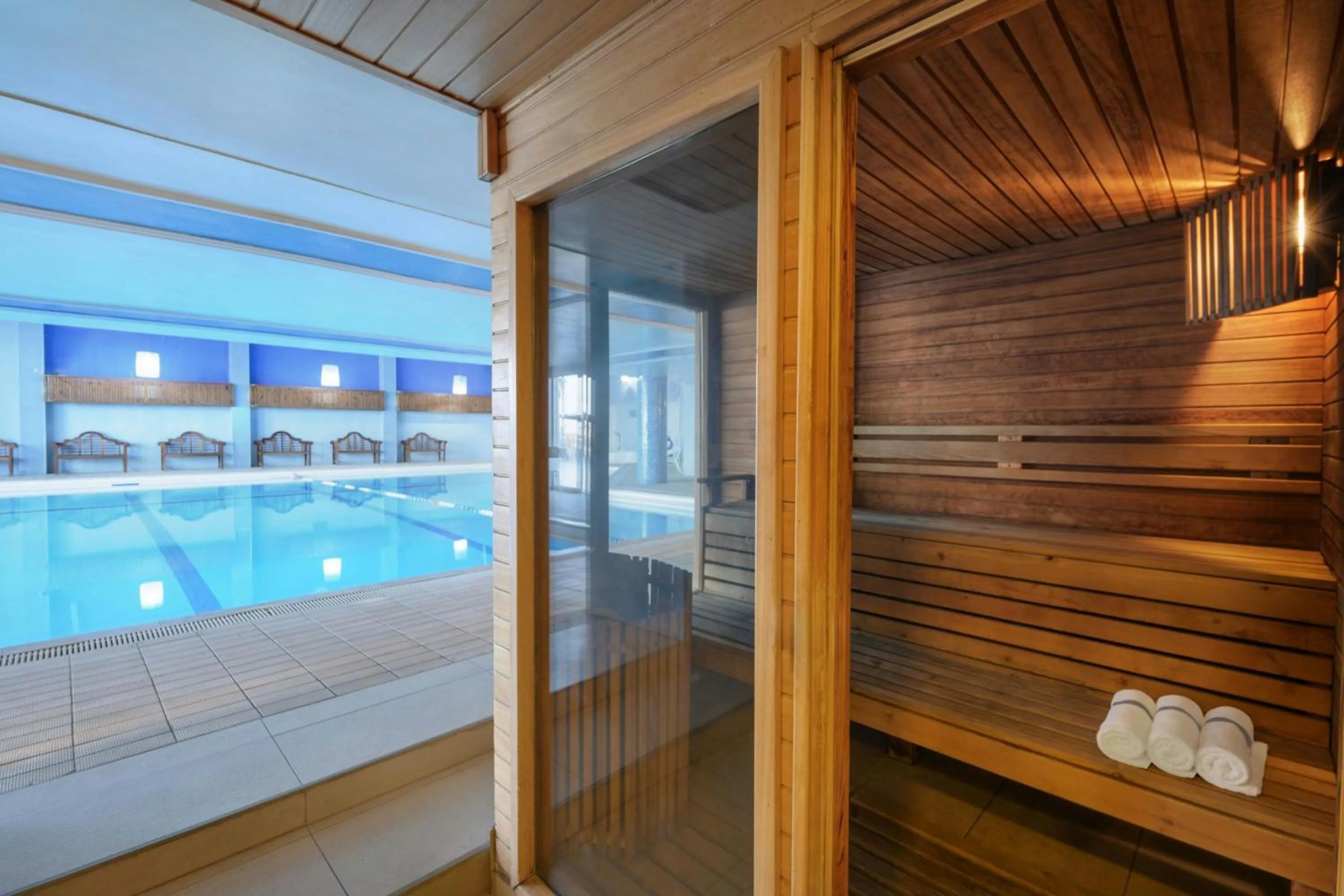 Swimming pool in Renaissance Tel Aviv Hotel