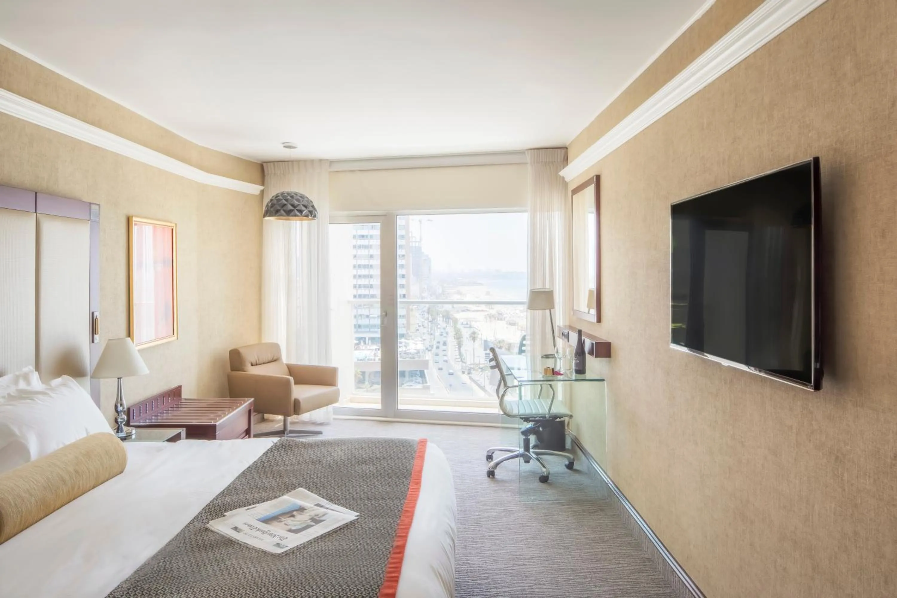 View (from property/room), Bed in Renaissance Tel Aviv Hotel