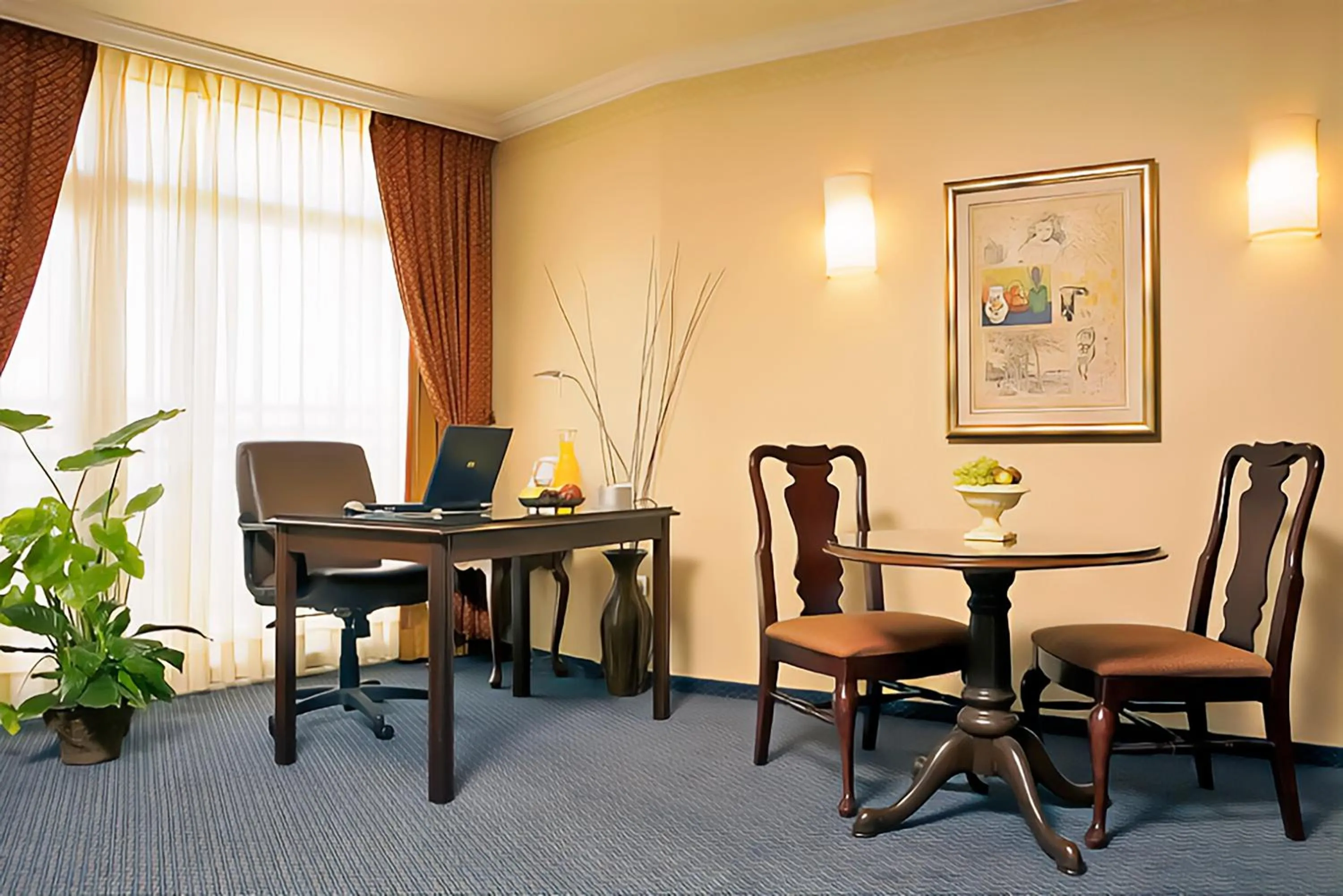 Living room in Renaissance Tel Aviv Hotel