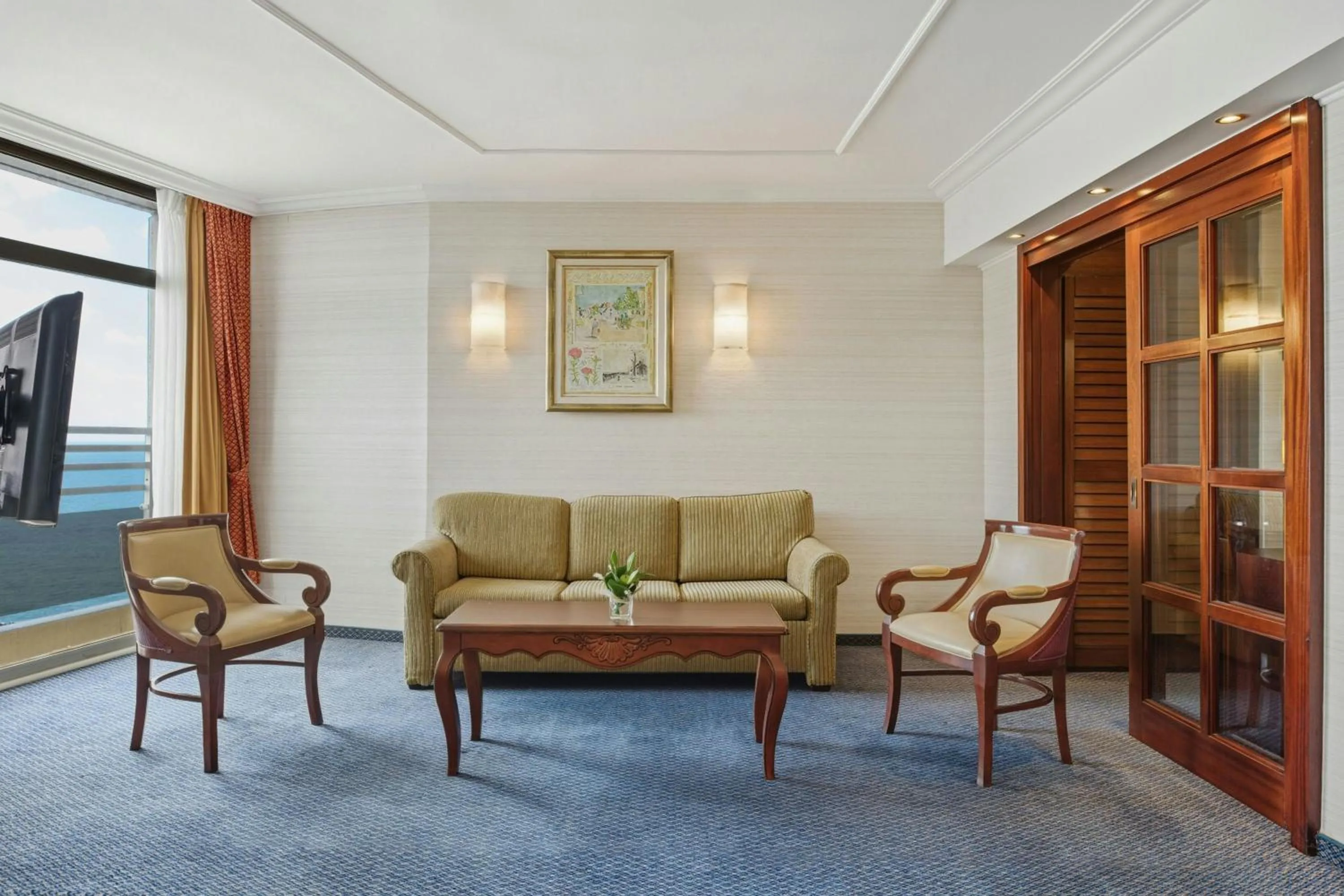 Living room in Renaissance Tel Aviv Hotel