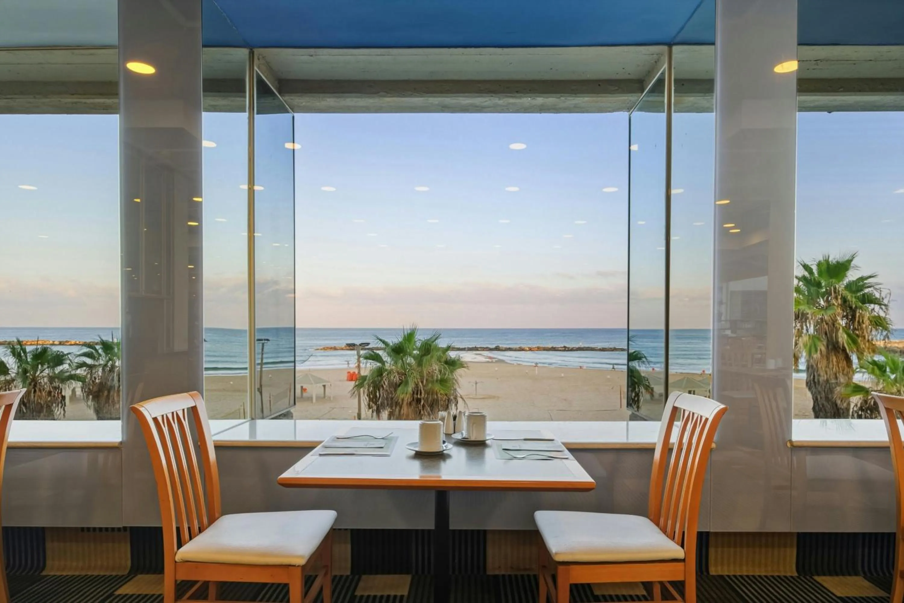 Restaurant/places to eat in Renaissance Tel Aviv Hotel