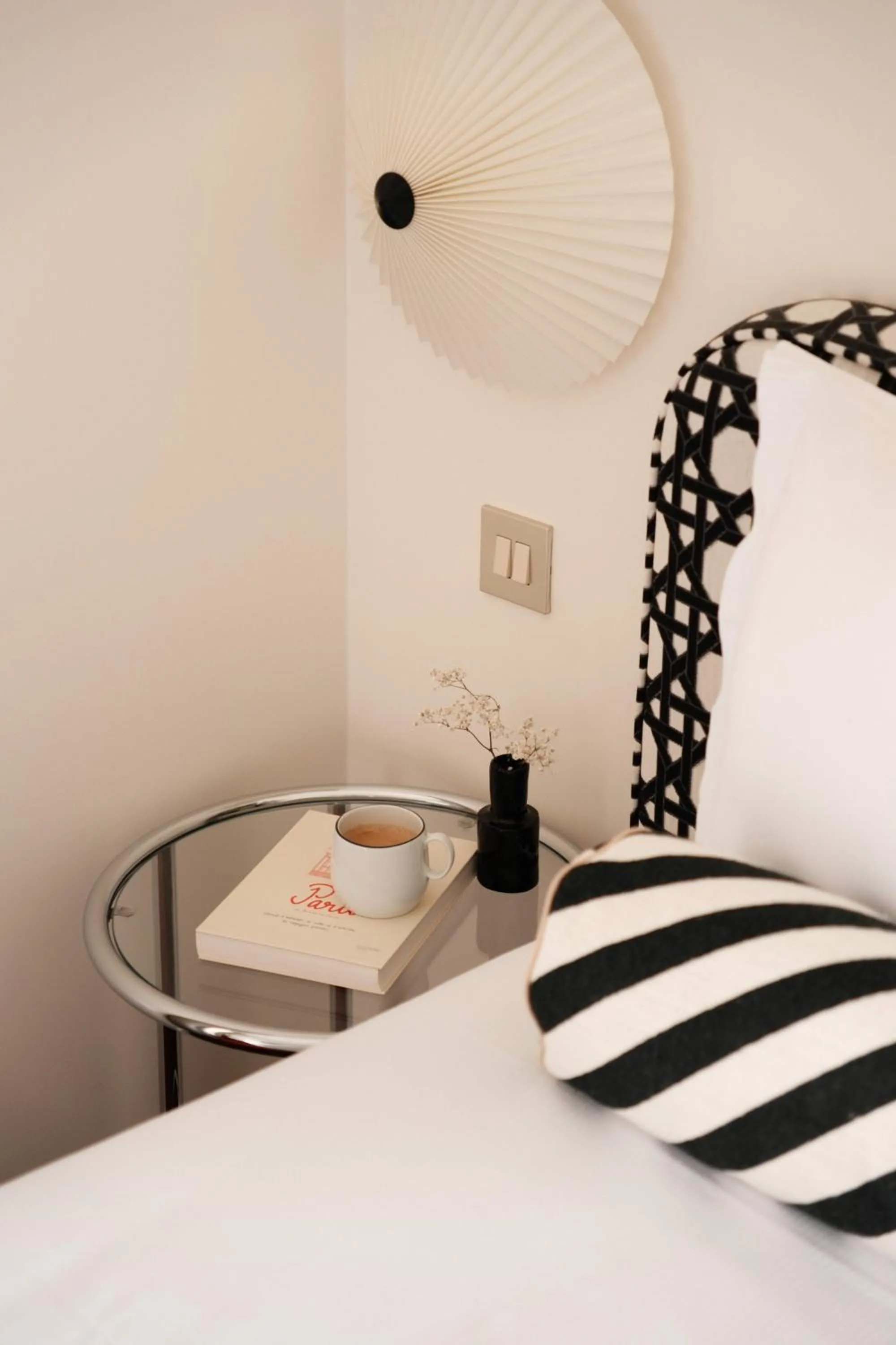 Photo of the whole room, Bed in Hôtel Dalila