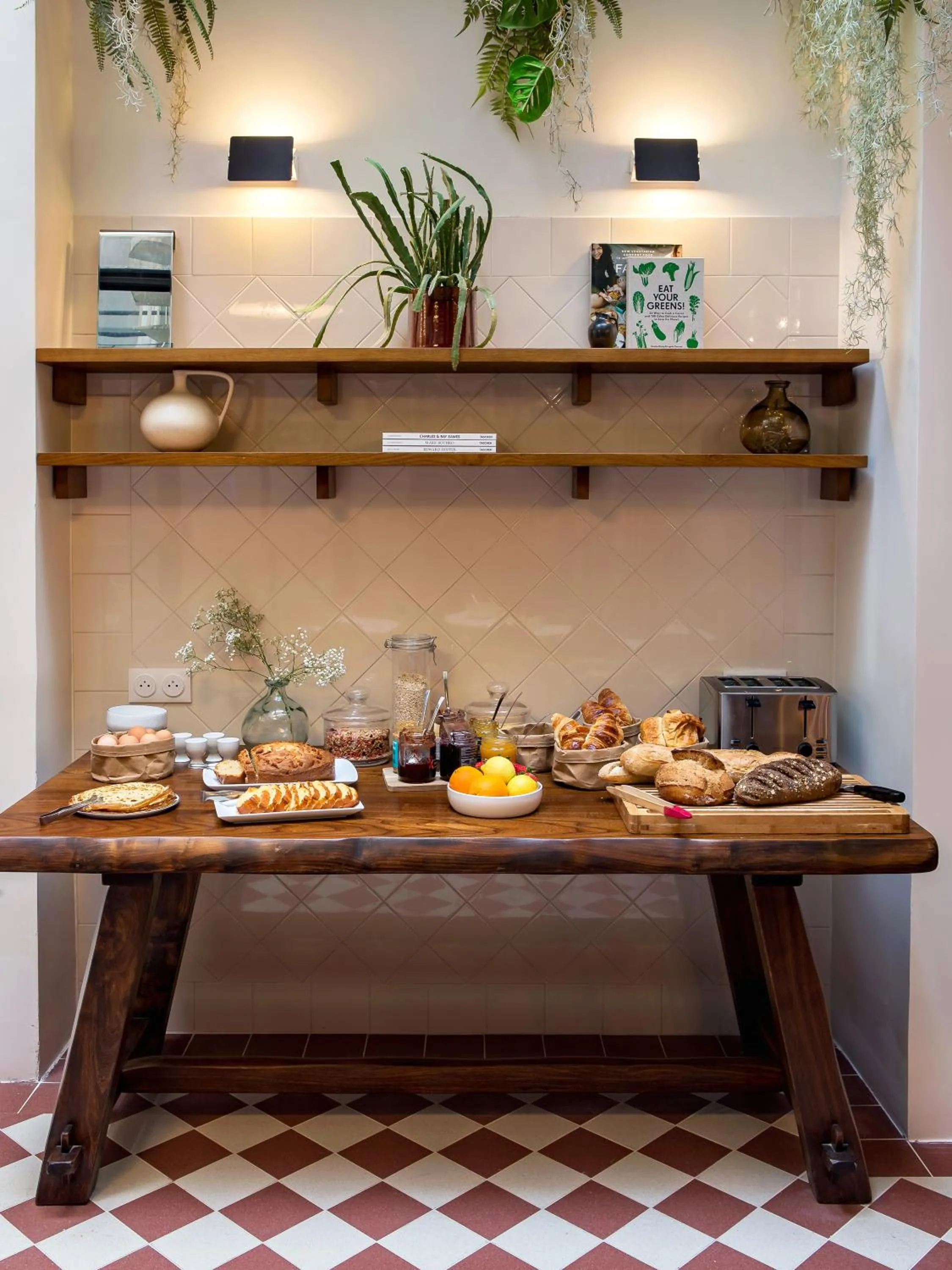 Buffet breakfast in Hôtel Dalila