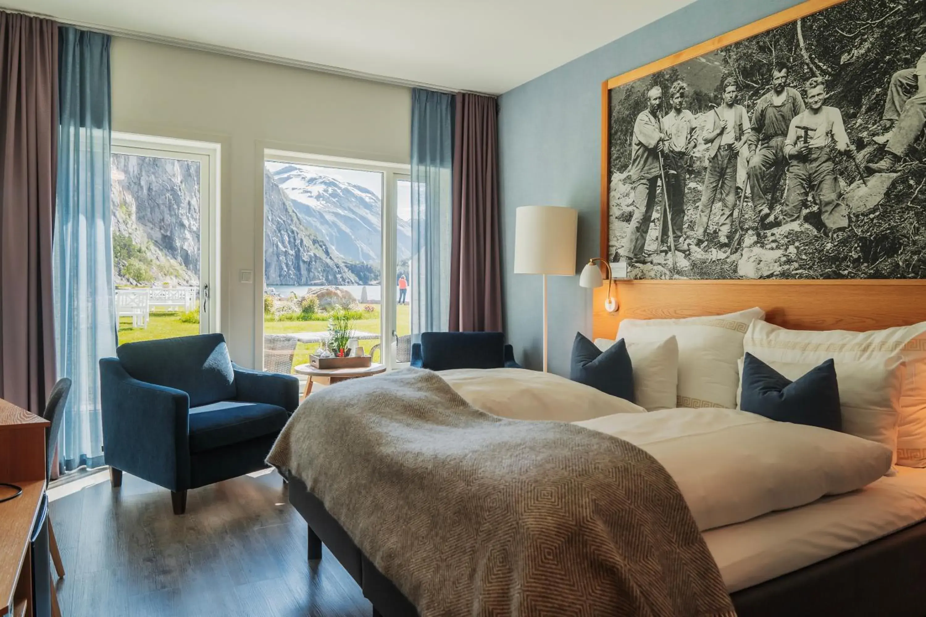 Double Room with Sea View in Valldal Fjordhotell - by Classic Norway Hotels Double Room with Sea View in Valldal Fjordhotell - by Classic Norway Hotels