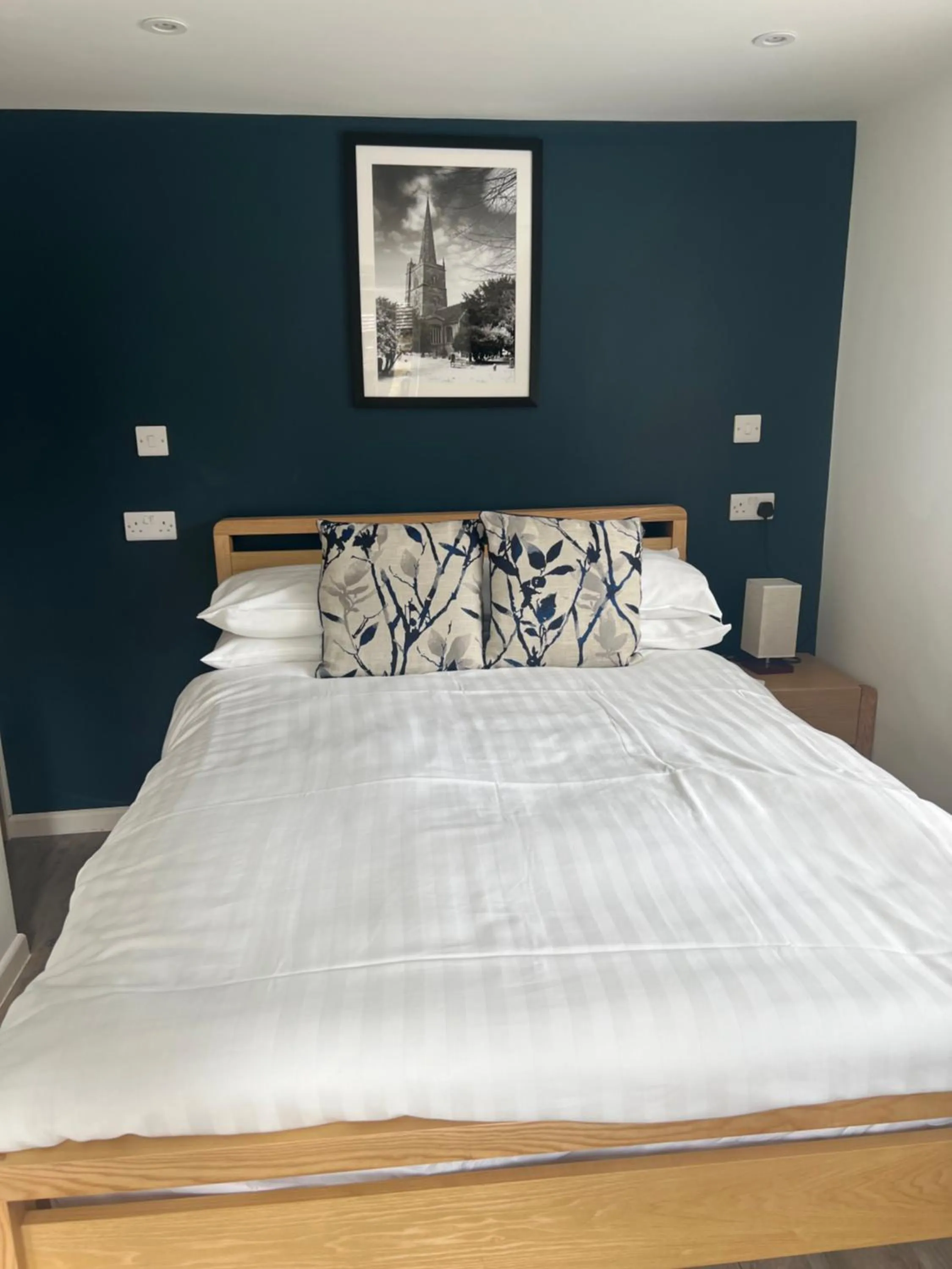 Property building, Bed in Priory Tearooms Burford with Rooms