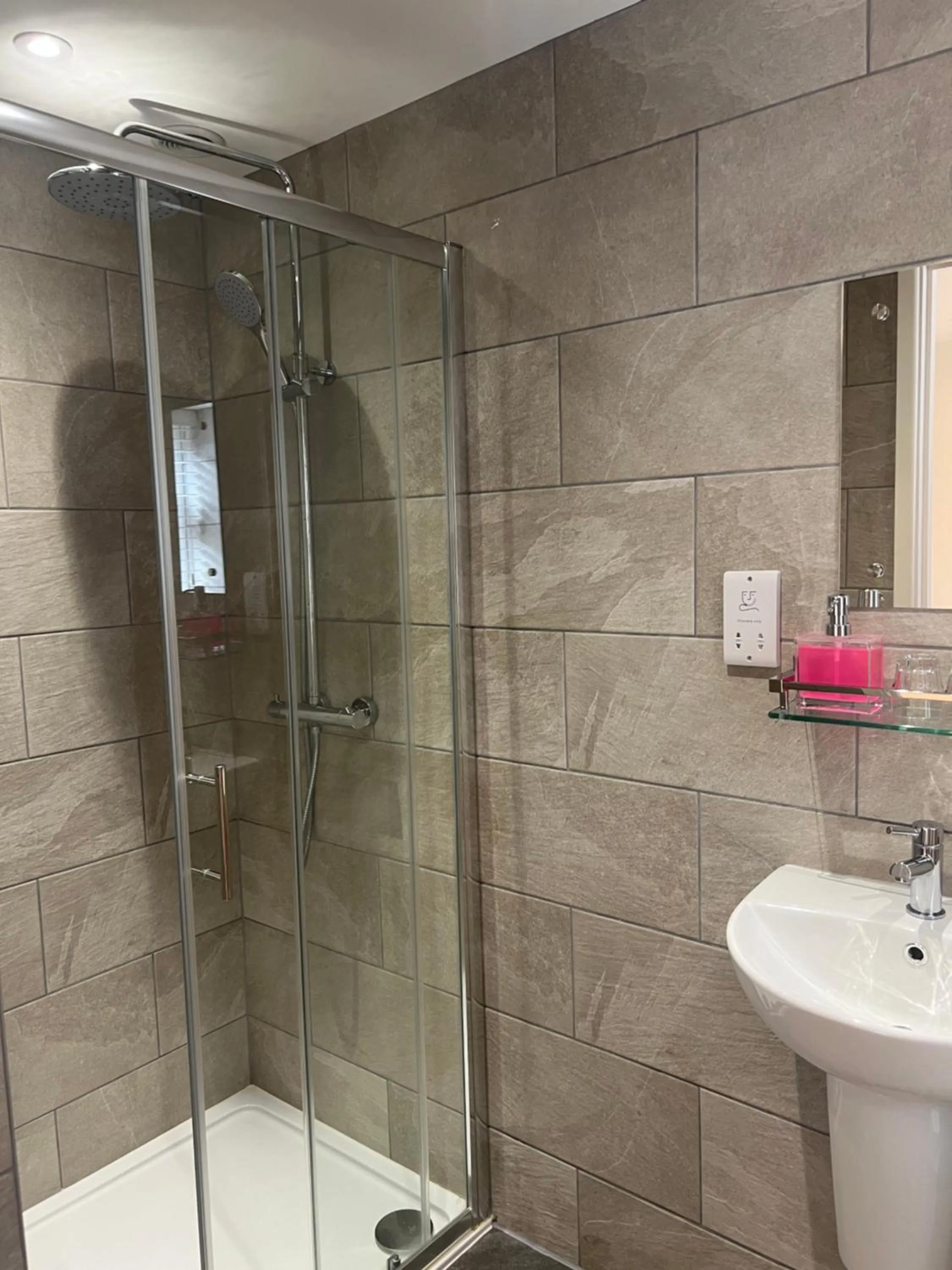 Property building in Priory Tearooms Burford with Rooms