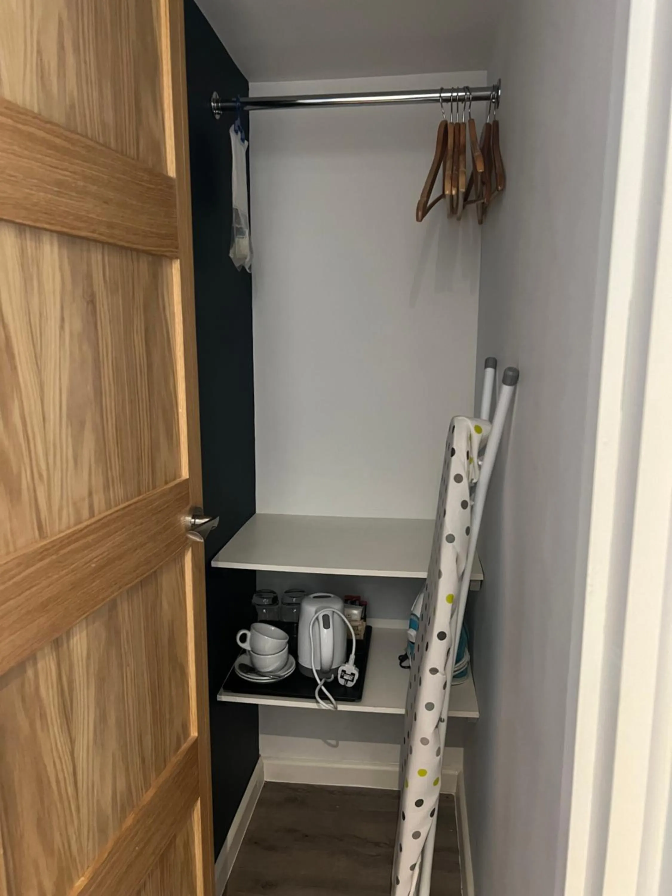 Property building in Priory Tearooms Burford with Rooms