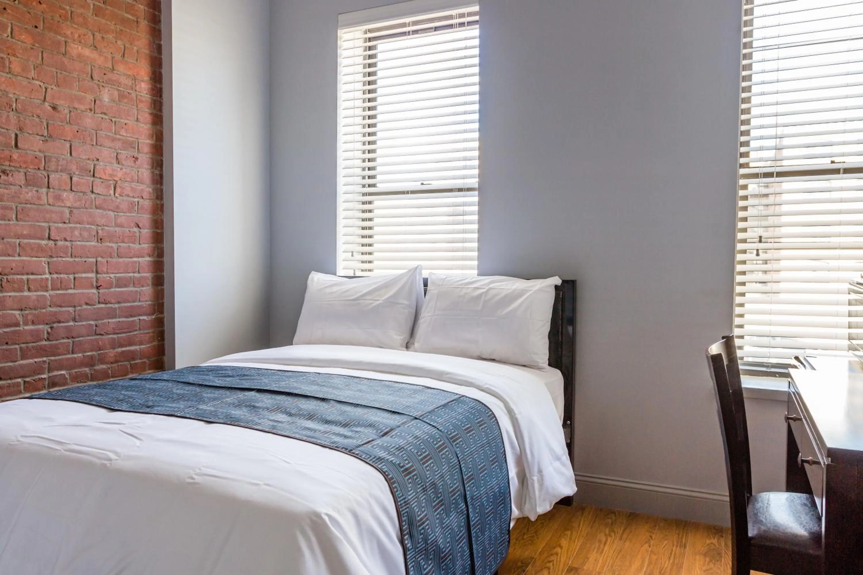 Day, Bed in The Park Ave North