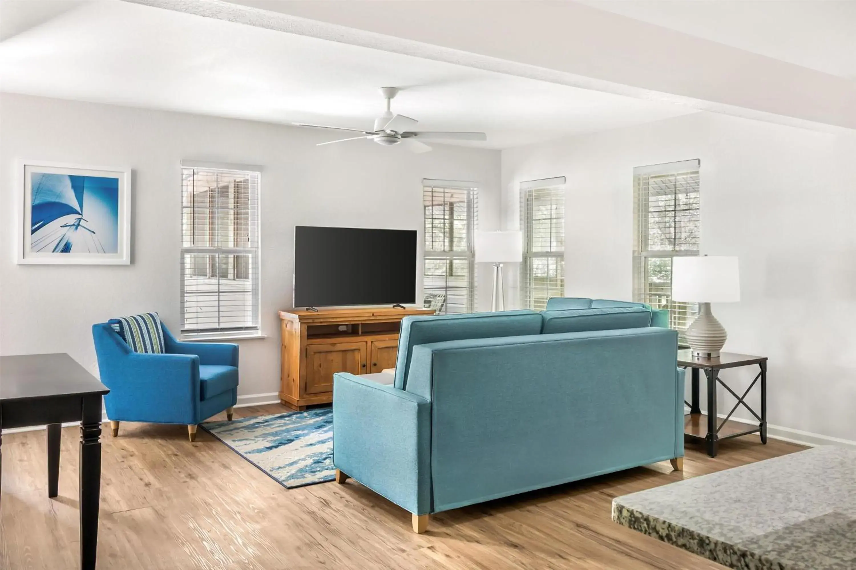 Two-Bedroom King Suite with Two Twin Beds and Open Loft in Hilton Vacation Club Beachwoods Kitty Hawk Two-Bedroom King Suite with Two Twin Beds and Open Loft in Hilton Vacation Club Beachwoods Kitty Hawk