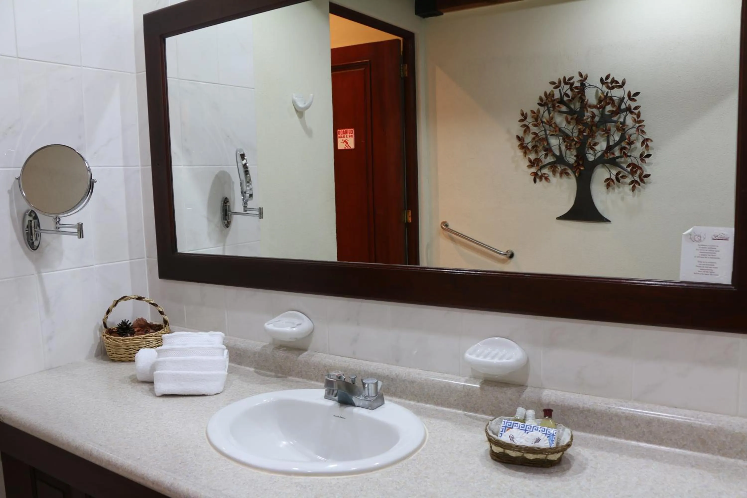 Bathroom in Hotel Pensión Bonifaz