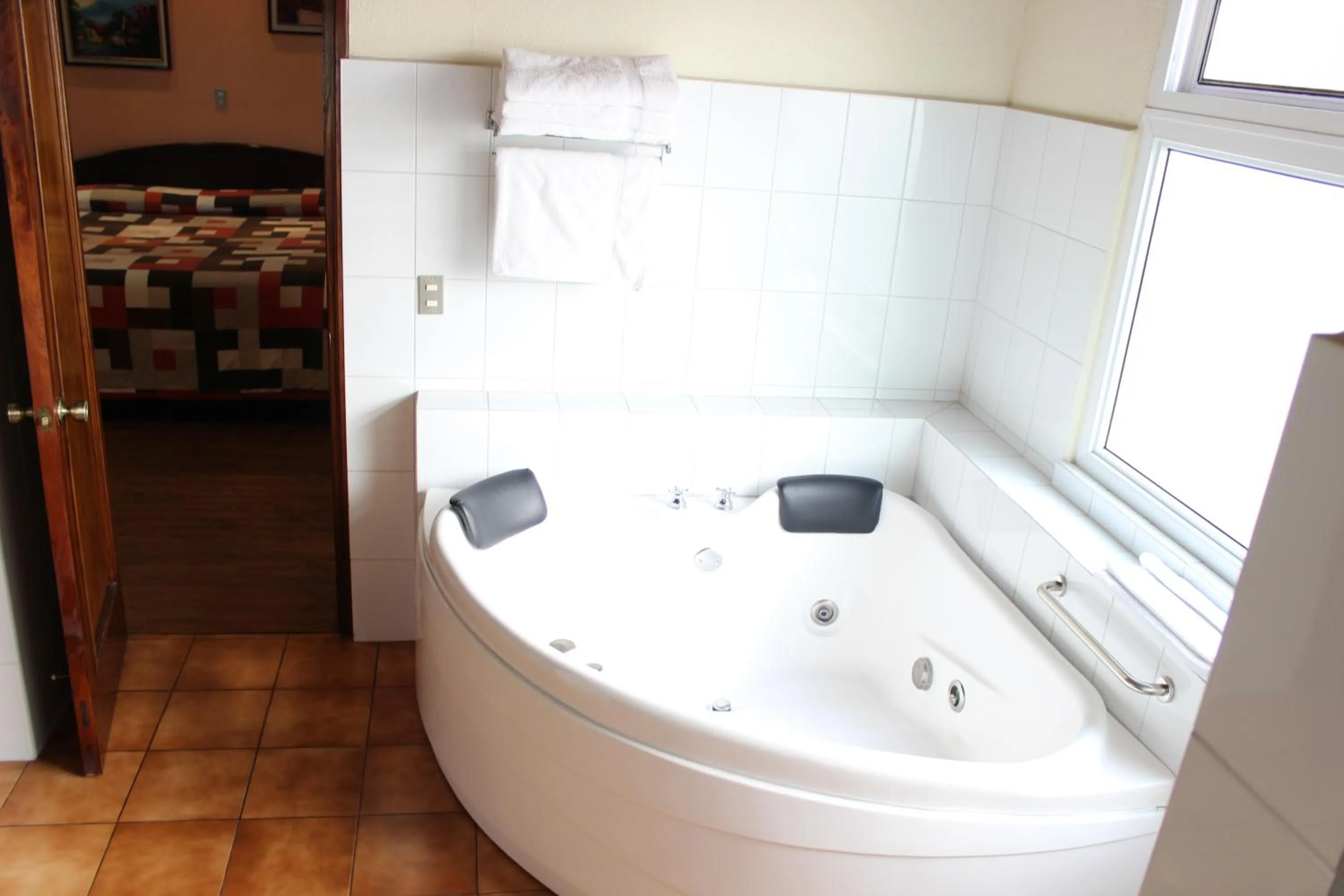 Swimming pool in Hotel Pensión Bonifaz