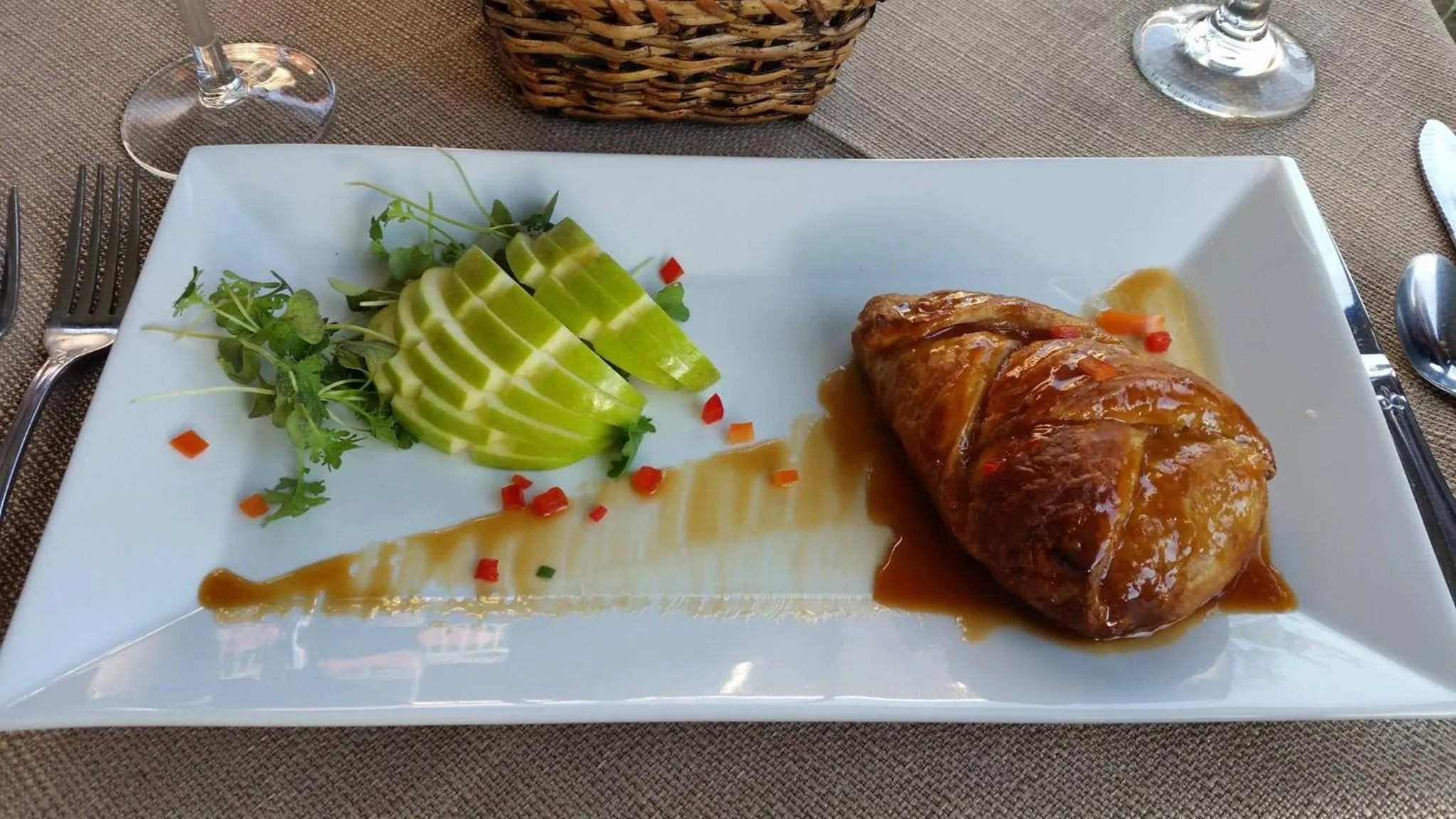 Glen-Ella Springs Hotel & Restaurant