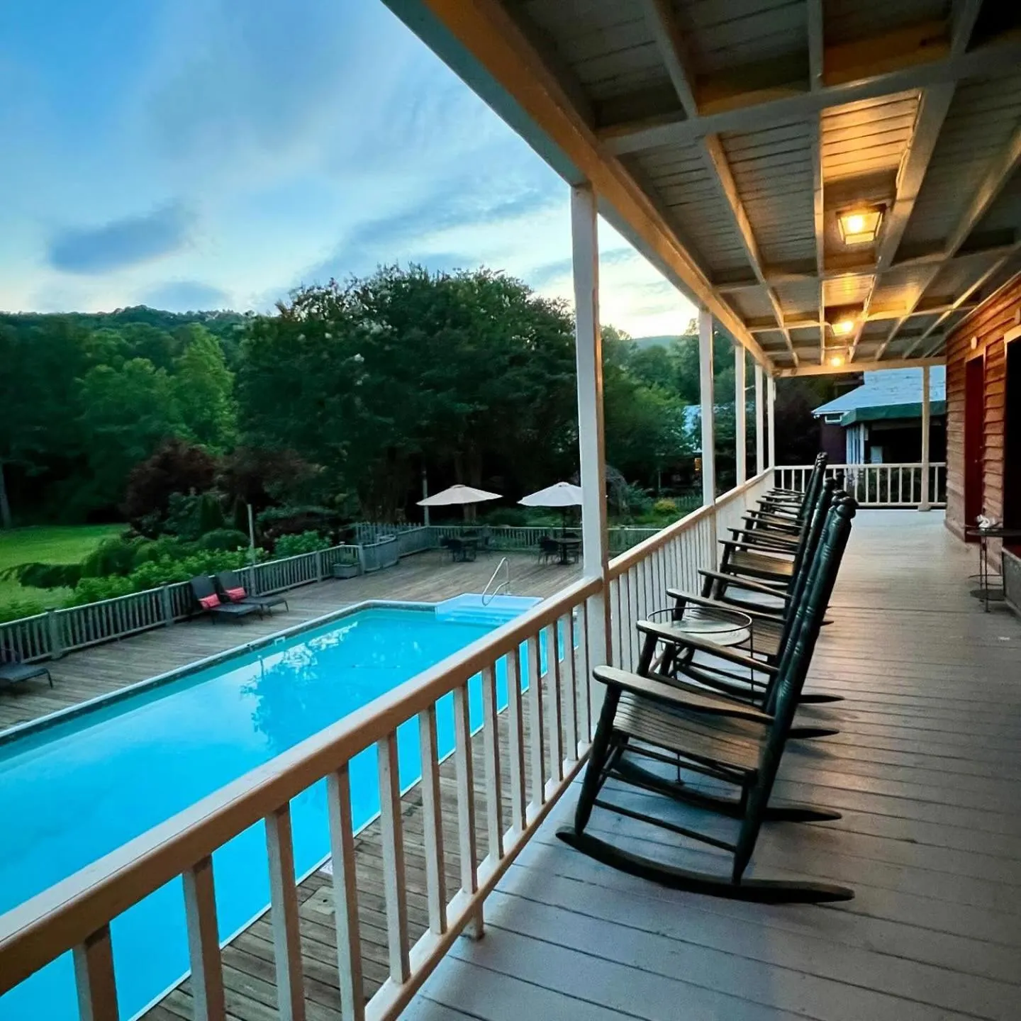 Glen-Ella Springs Hotel & Restaurant