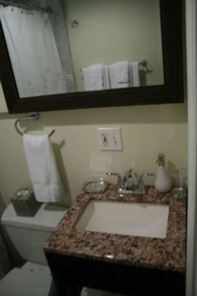 Other in Roscoe Village Guesthouse