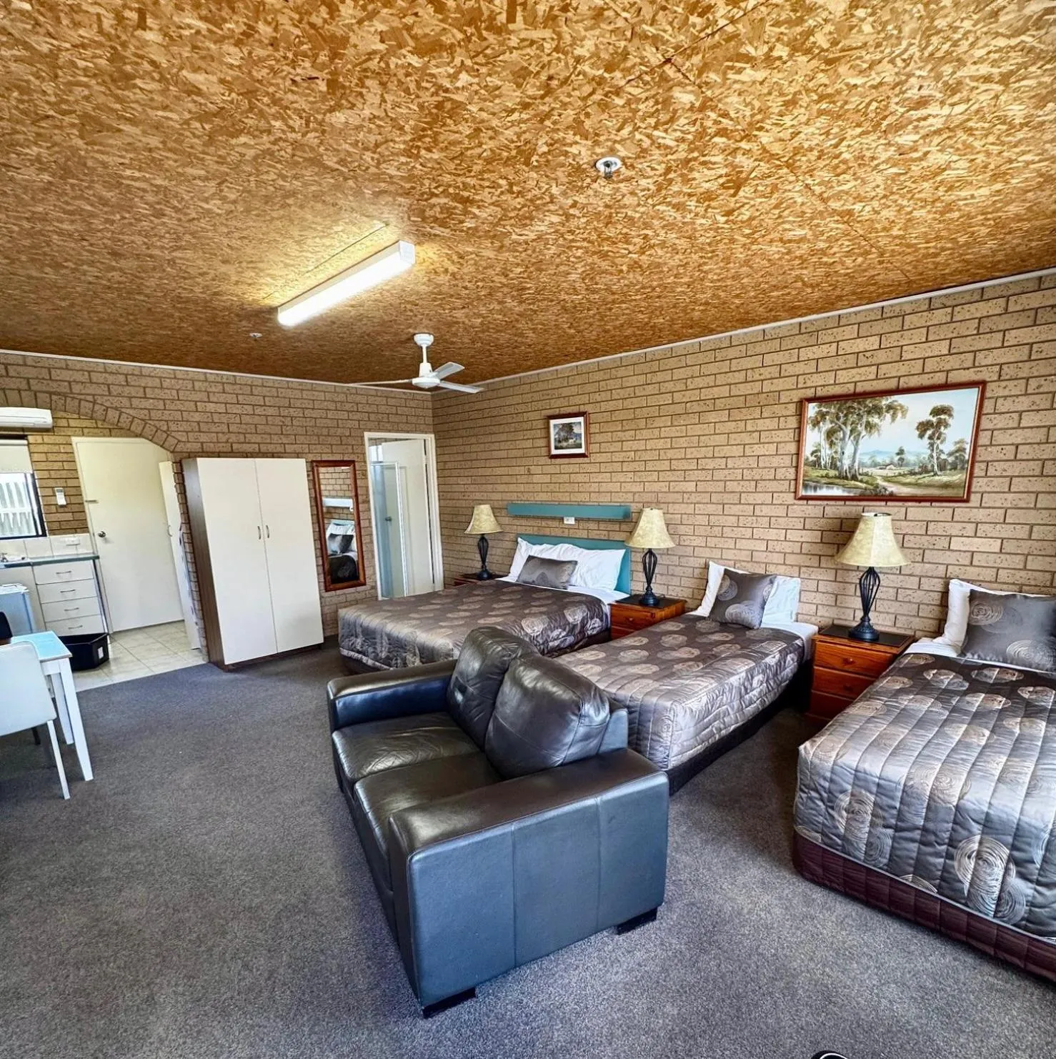 Bed in Sunrise Motel