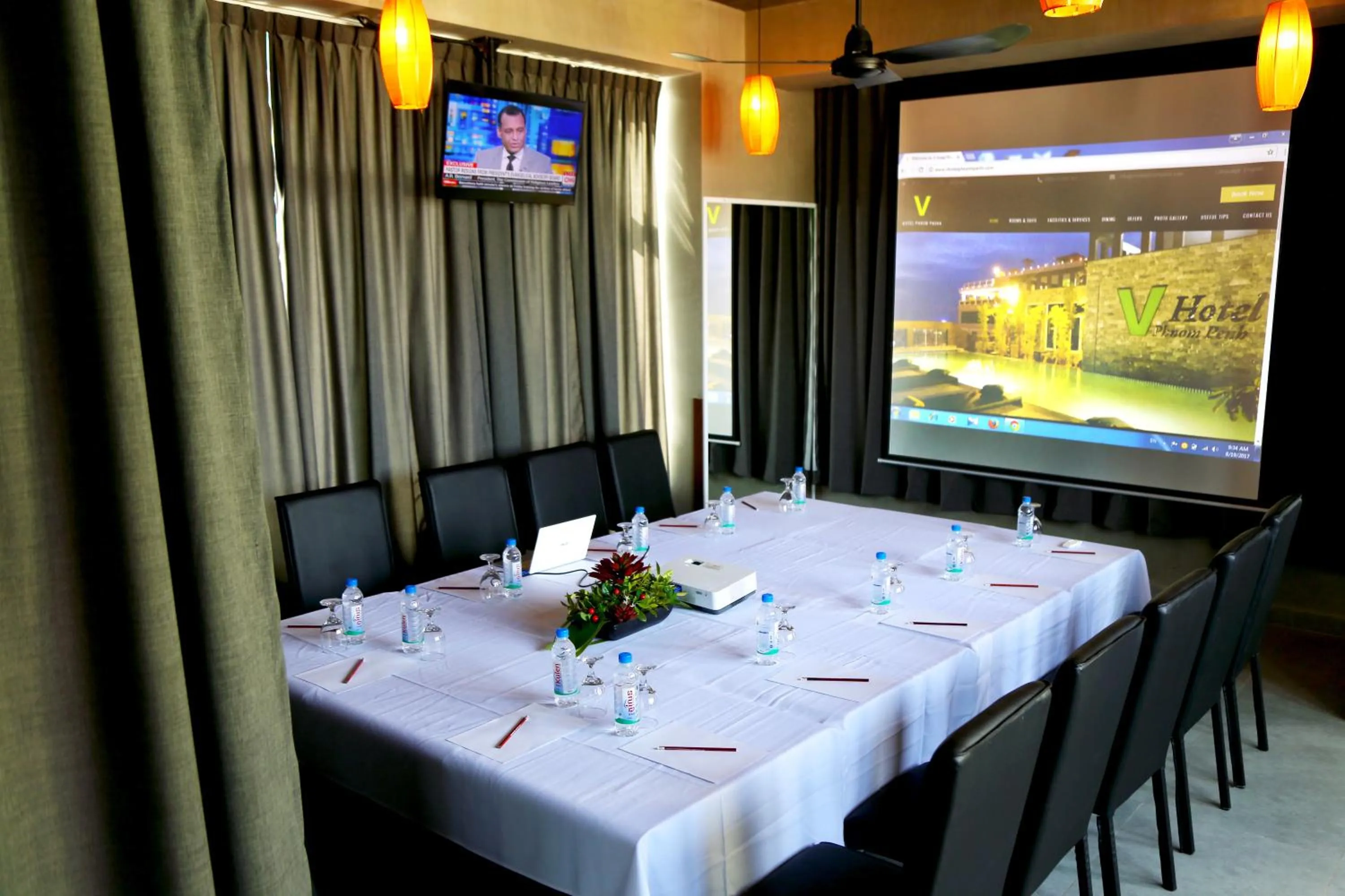 Area and facilities, Restaurant/Places to Eat in V Hotel Phnom Penh