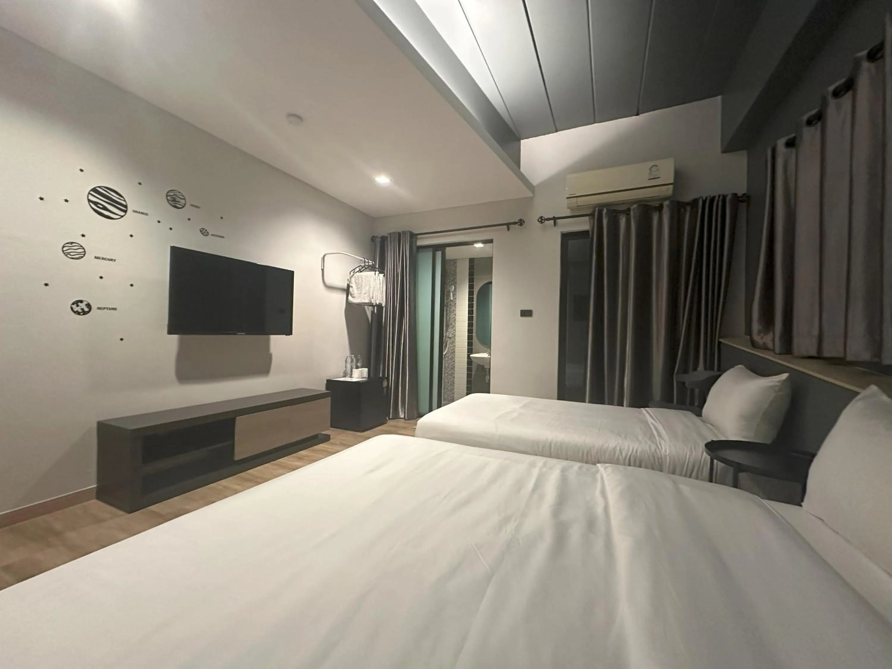Bed in Bed-room at Suvarnabhumi Airport - Newly renovated