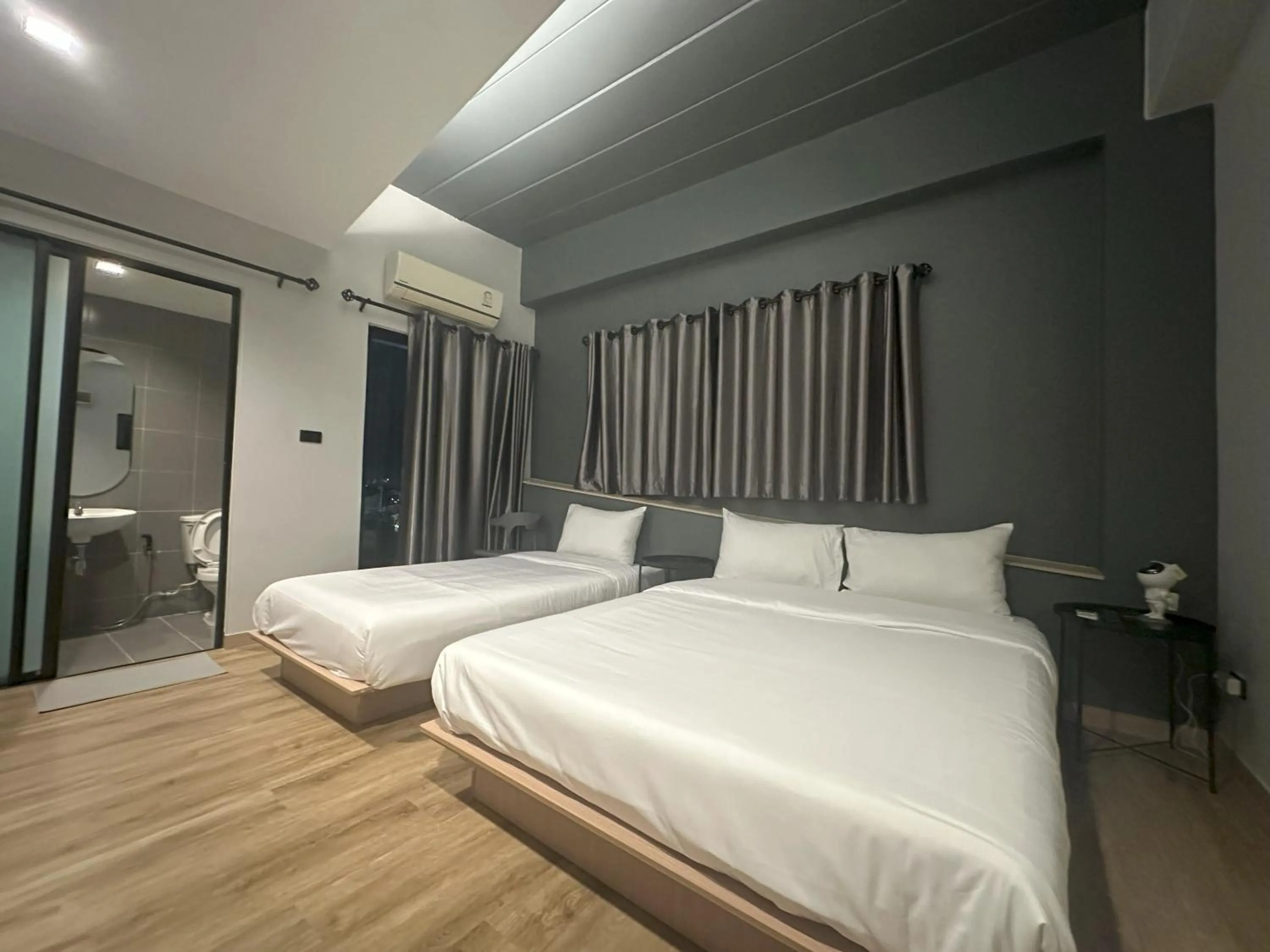 Bed in Bed-room at Suvarnabhumi Airport - Newly renovated
