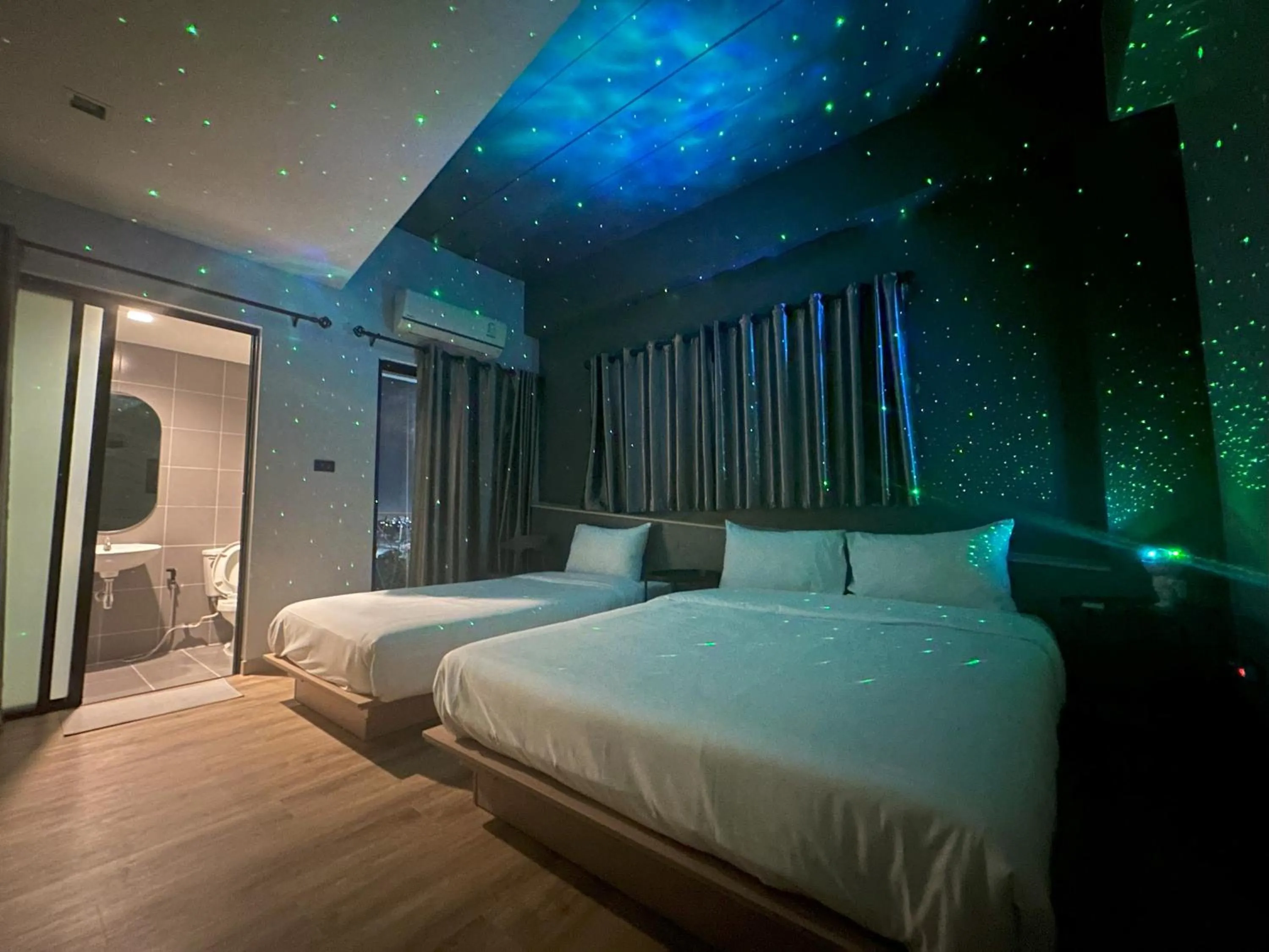 Bed in Bed-room at Suvarnabhumi Airport - Newly renovated