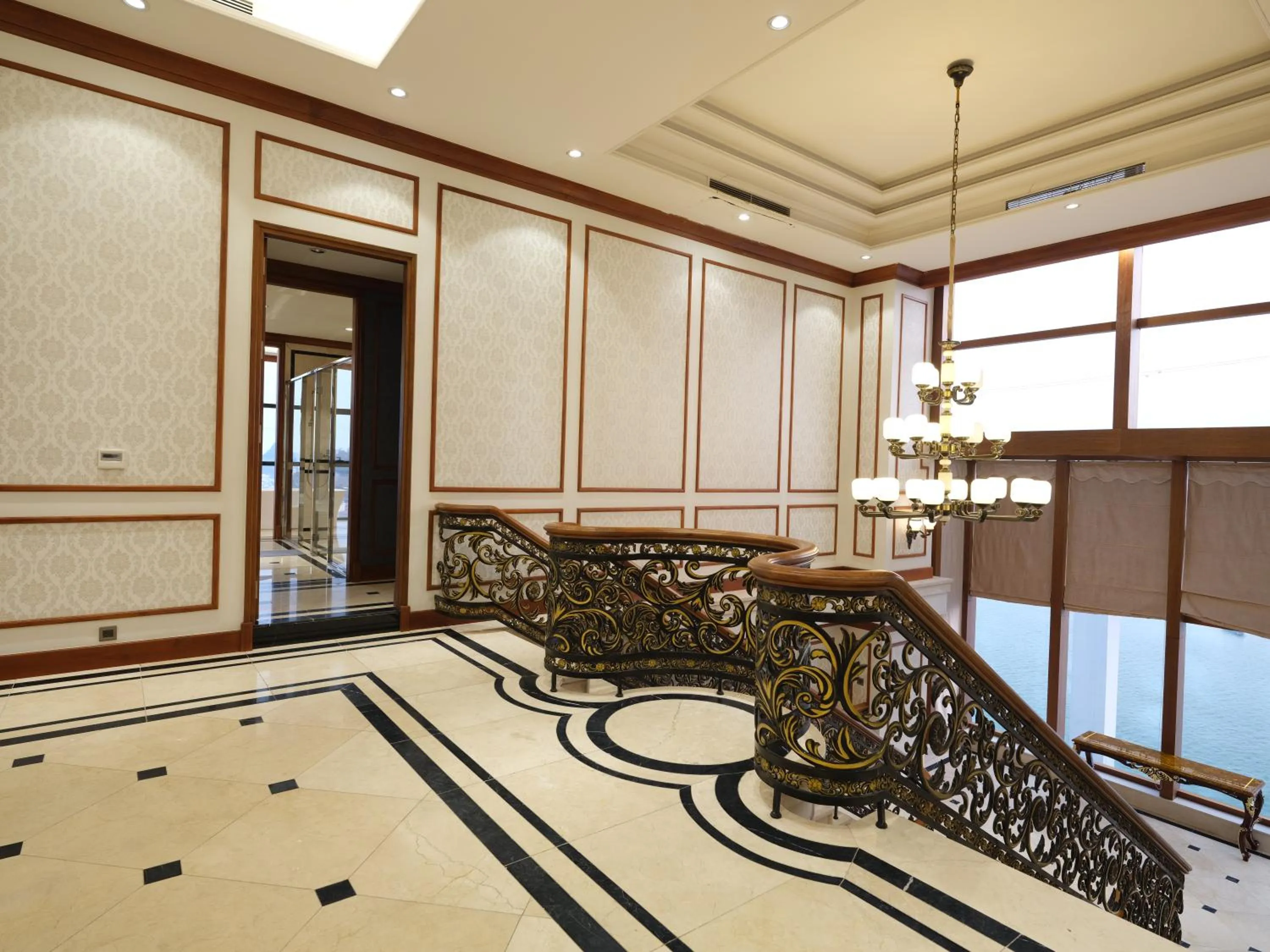 Wyndham Legend Halong