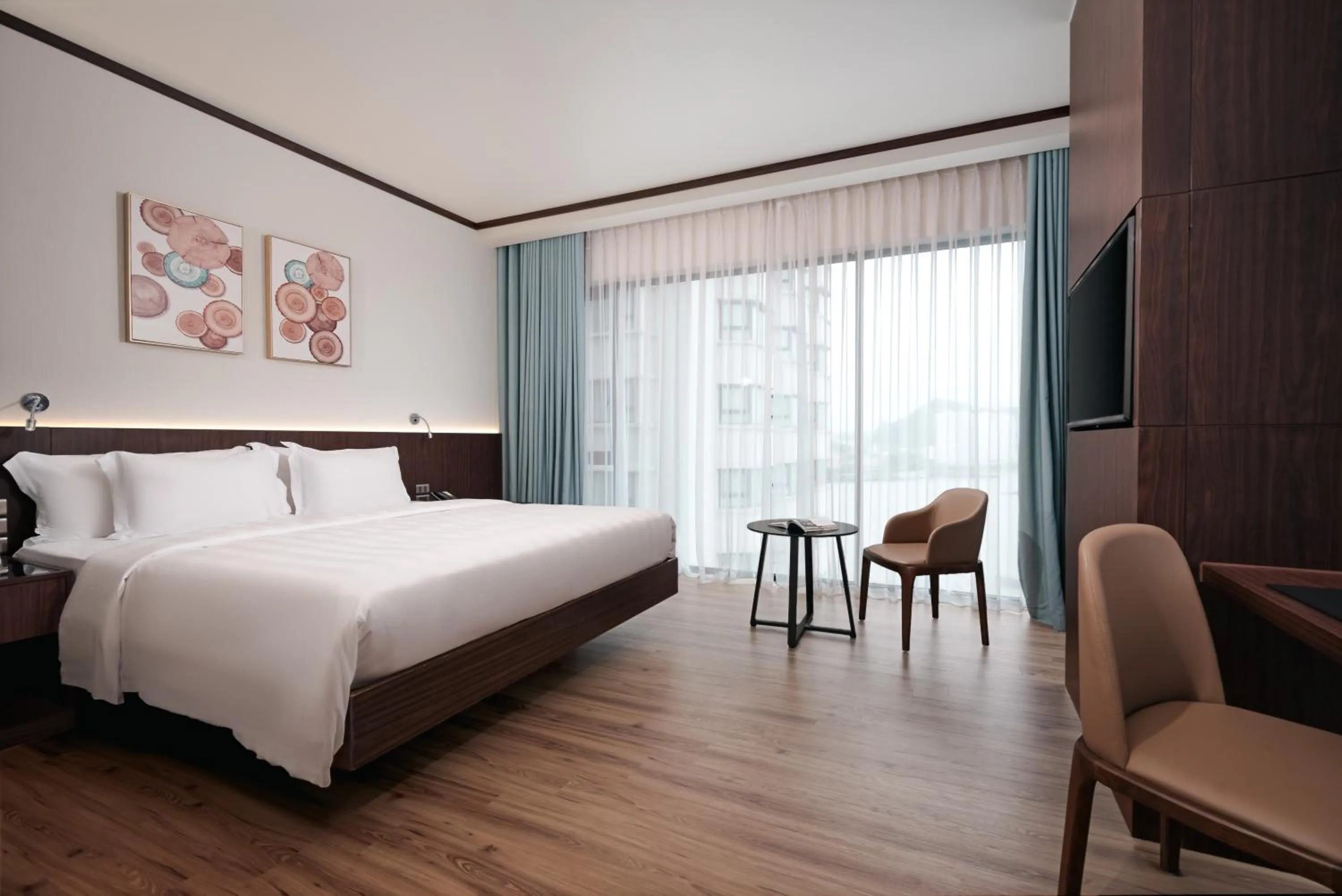 Bed in Wyndham Legend Halong